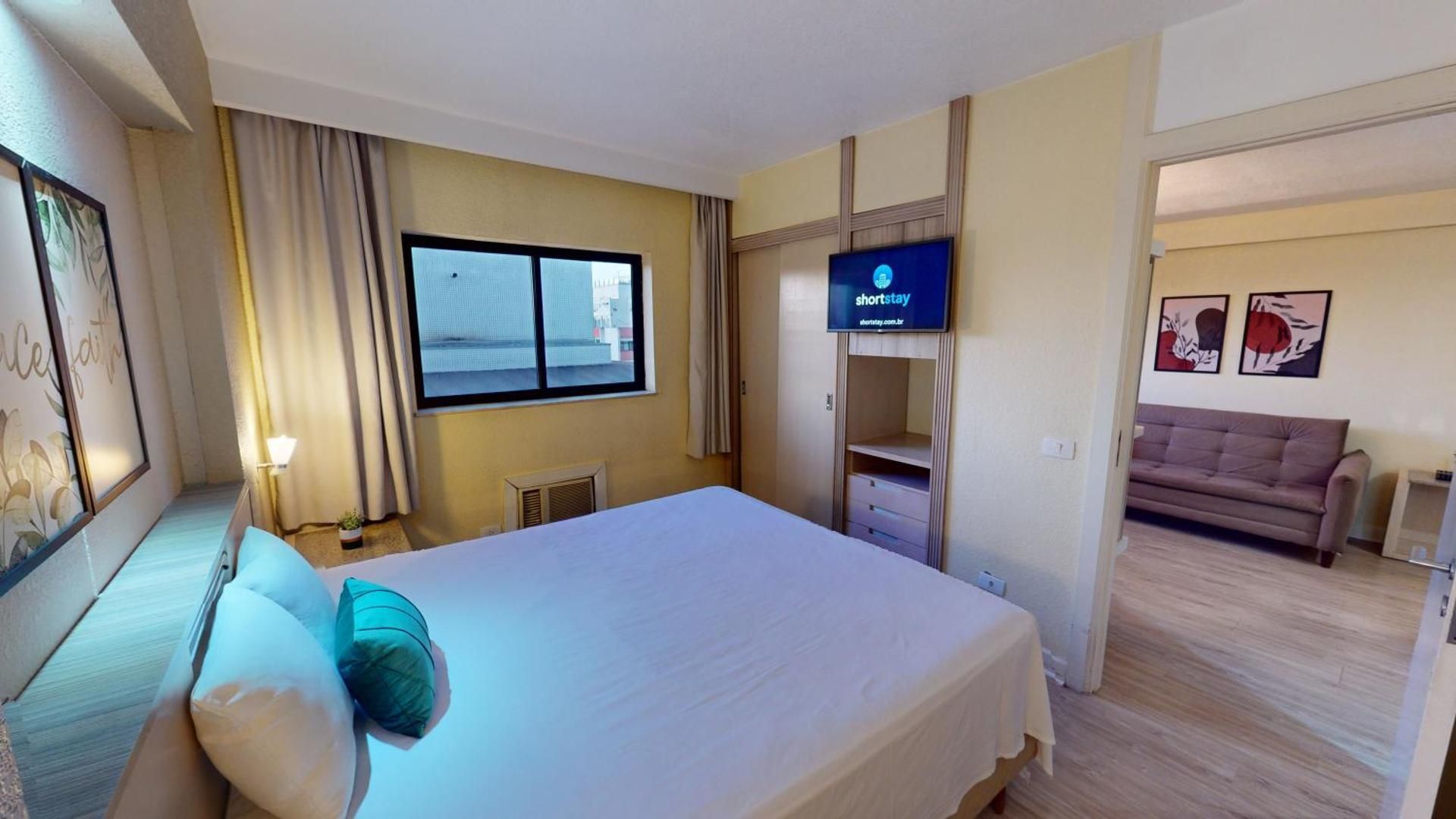 One-Bedroom Deluxe Apartment