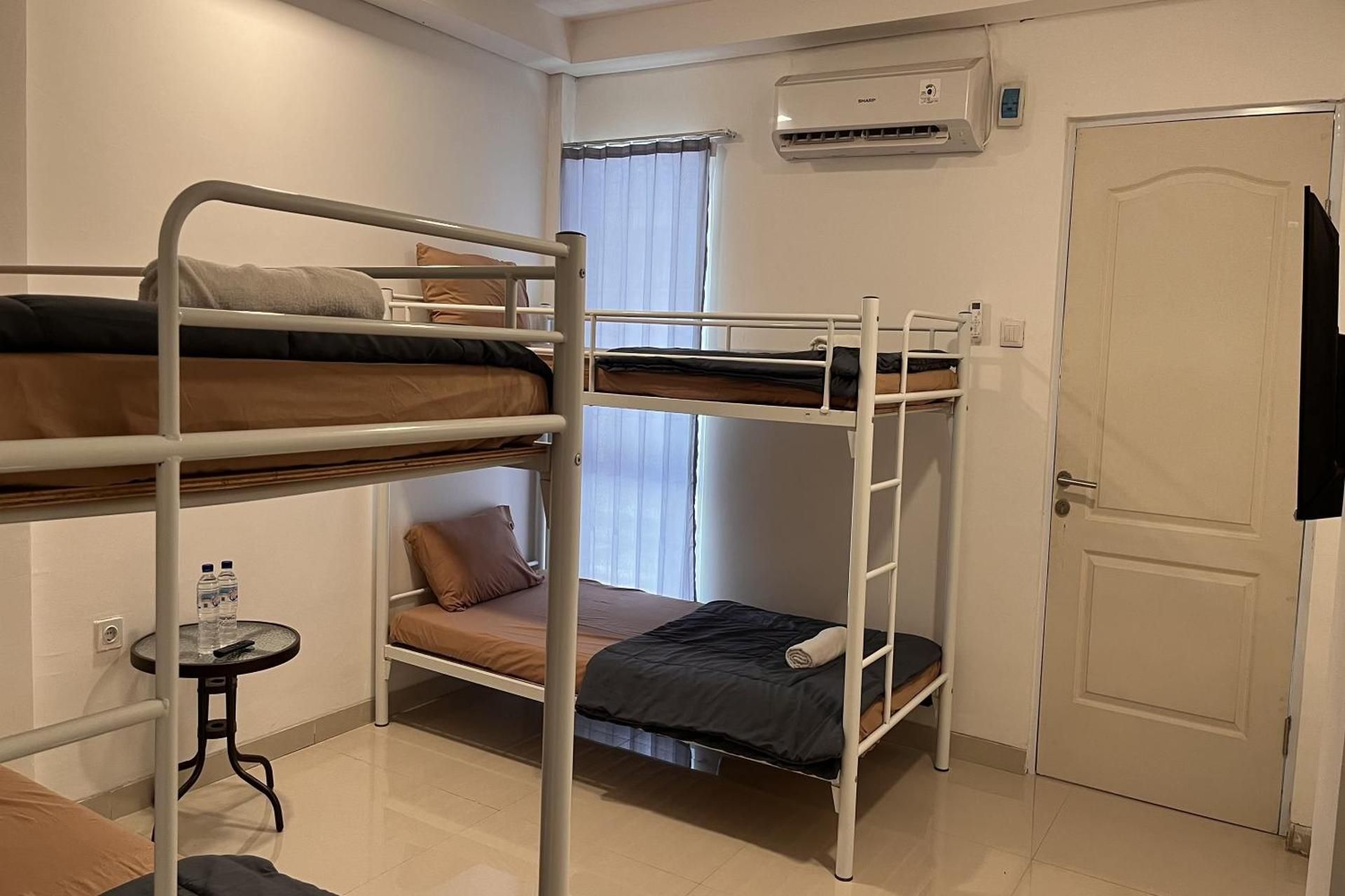Mixed Dormitory Room