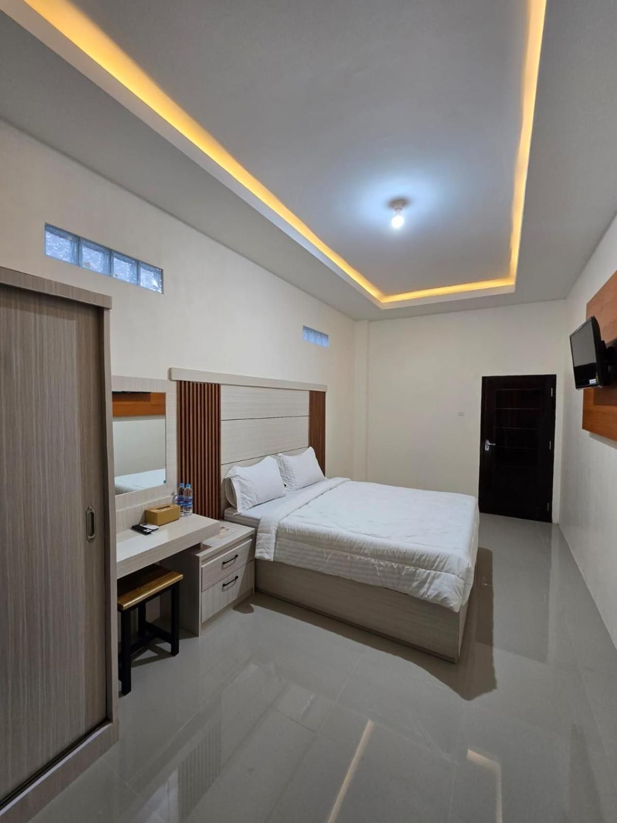 Achazia Homestay Twin Room with Private Bathroom 2