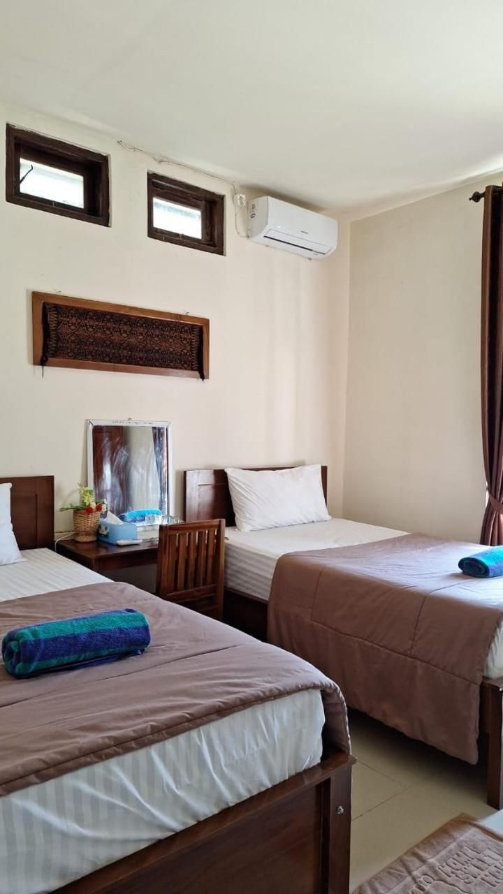 Standard Twin Room with Shared Bathroom