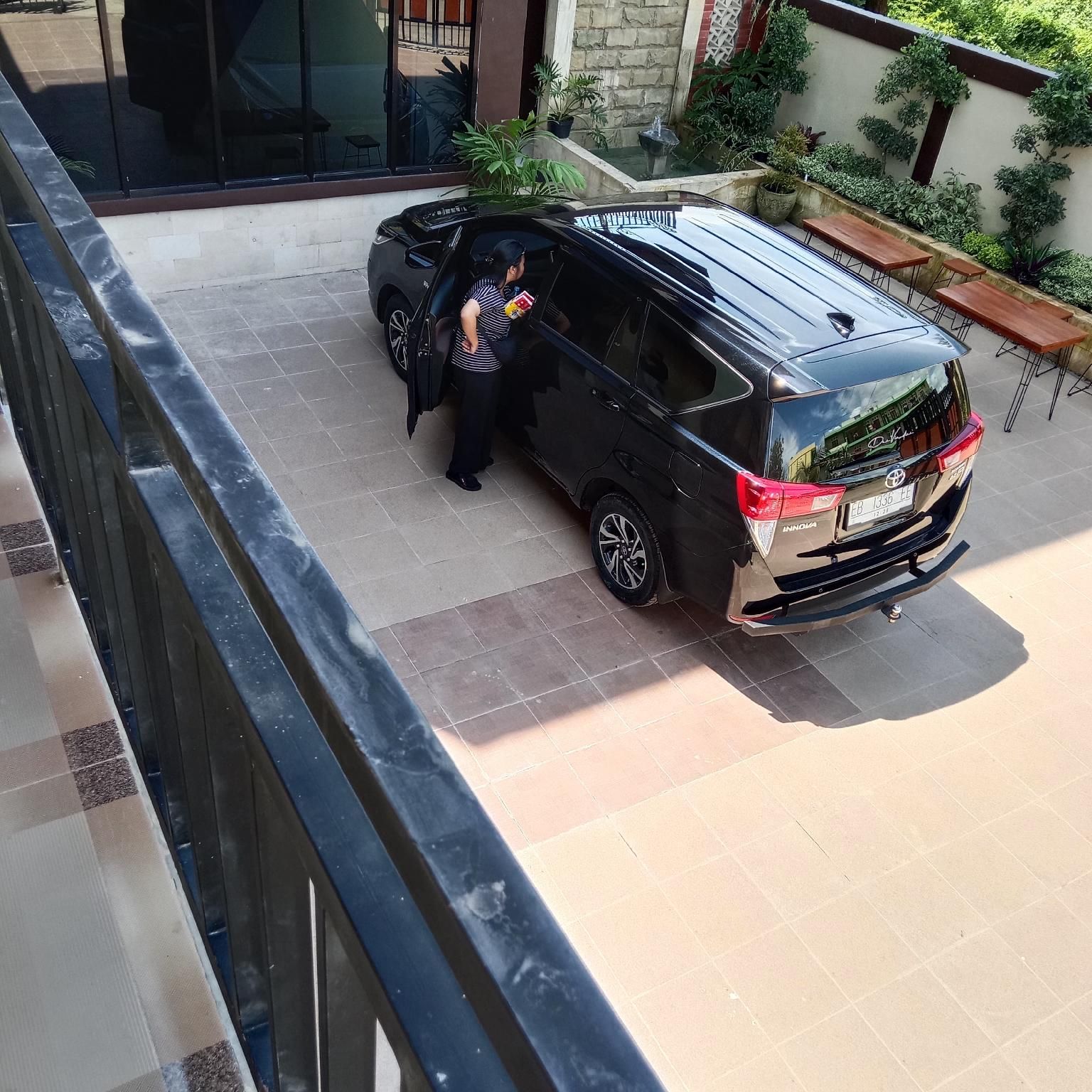 RD HOTEL RESTO AND FAMILY KAROKE