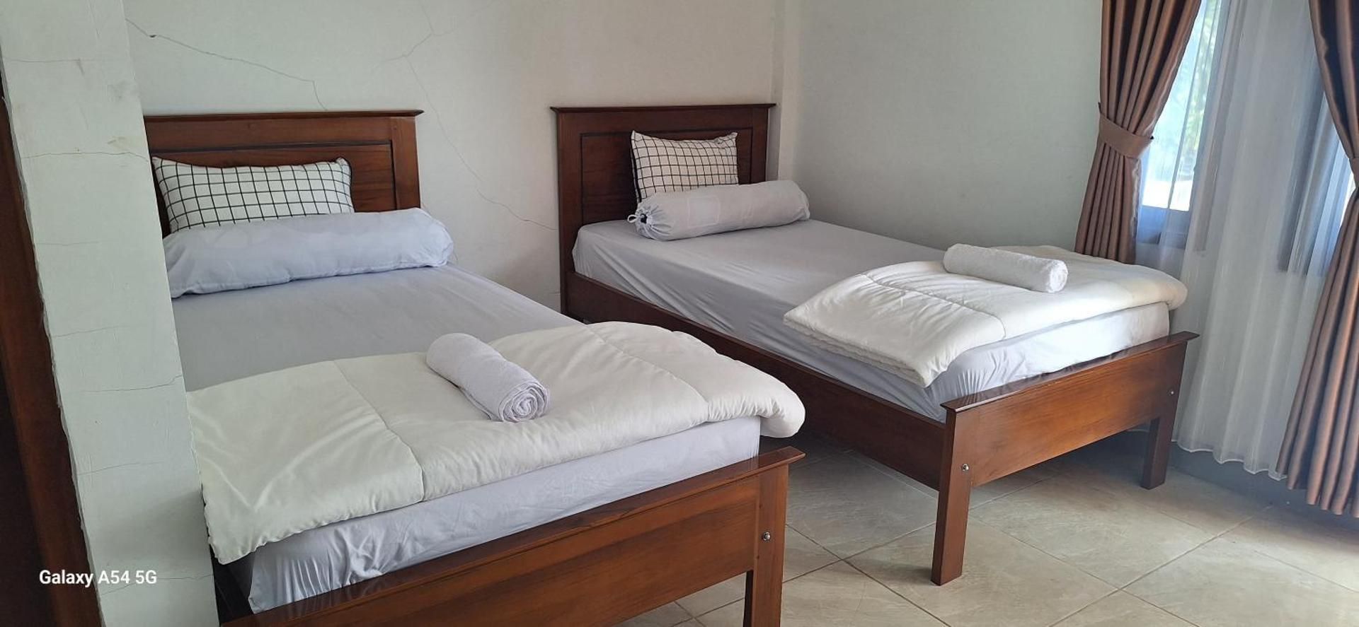 ABC Guest House Labuan Bajo Twin Room