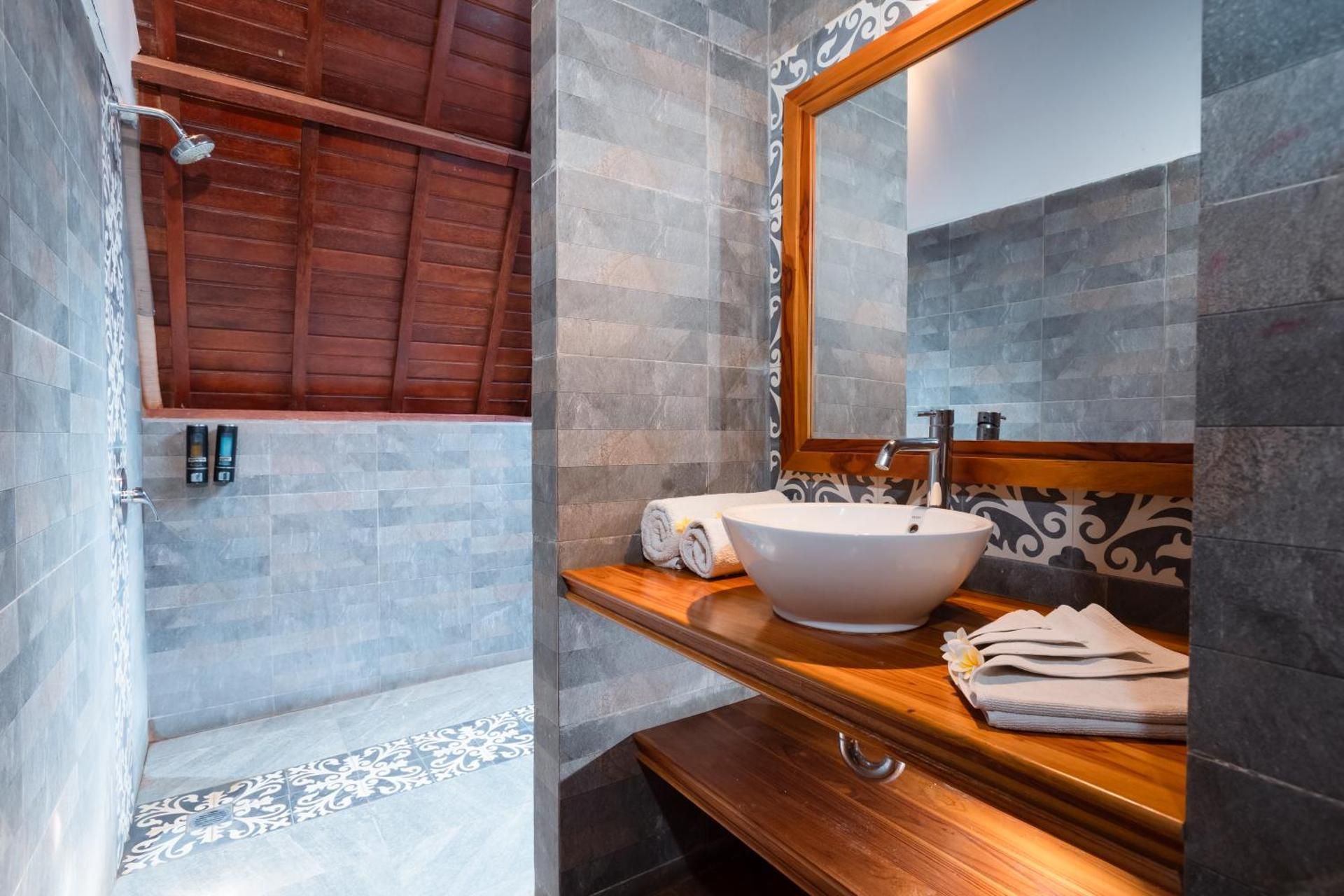 Tahoma Tanjung Lima Villas Labuan Bajo Superior Villa 2