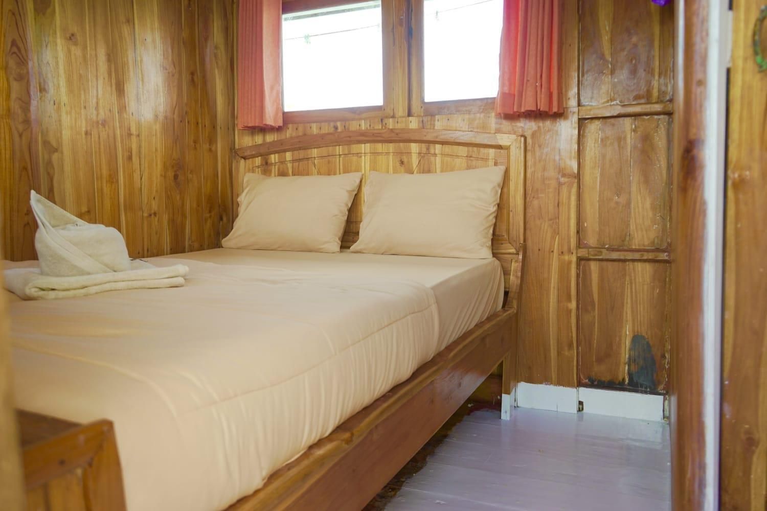 Labuan Bajo Tour Boats Double Room 2