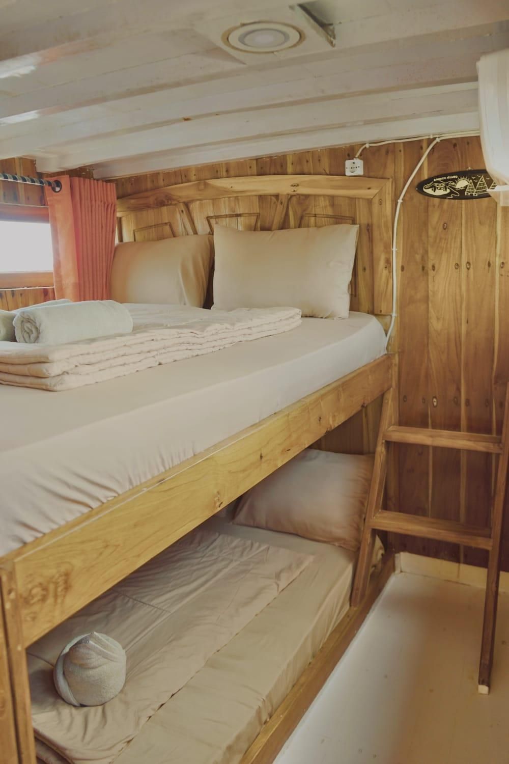 Labuan Bajo Tour Boats Quadruple Room with Bathroom 3