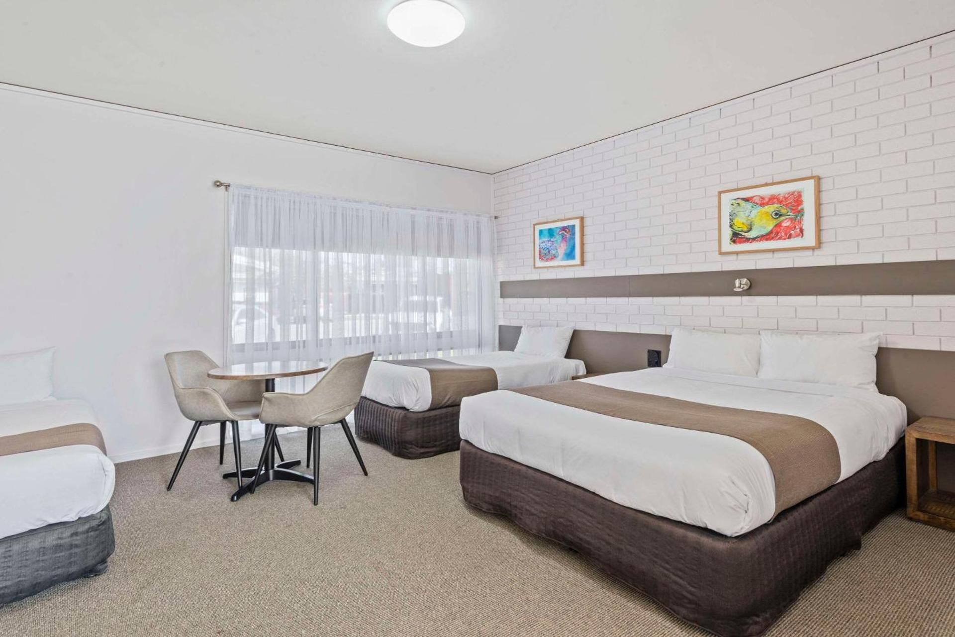 1 Queen Bed, 3 Single Beds, Nonsmoking