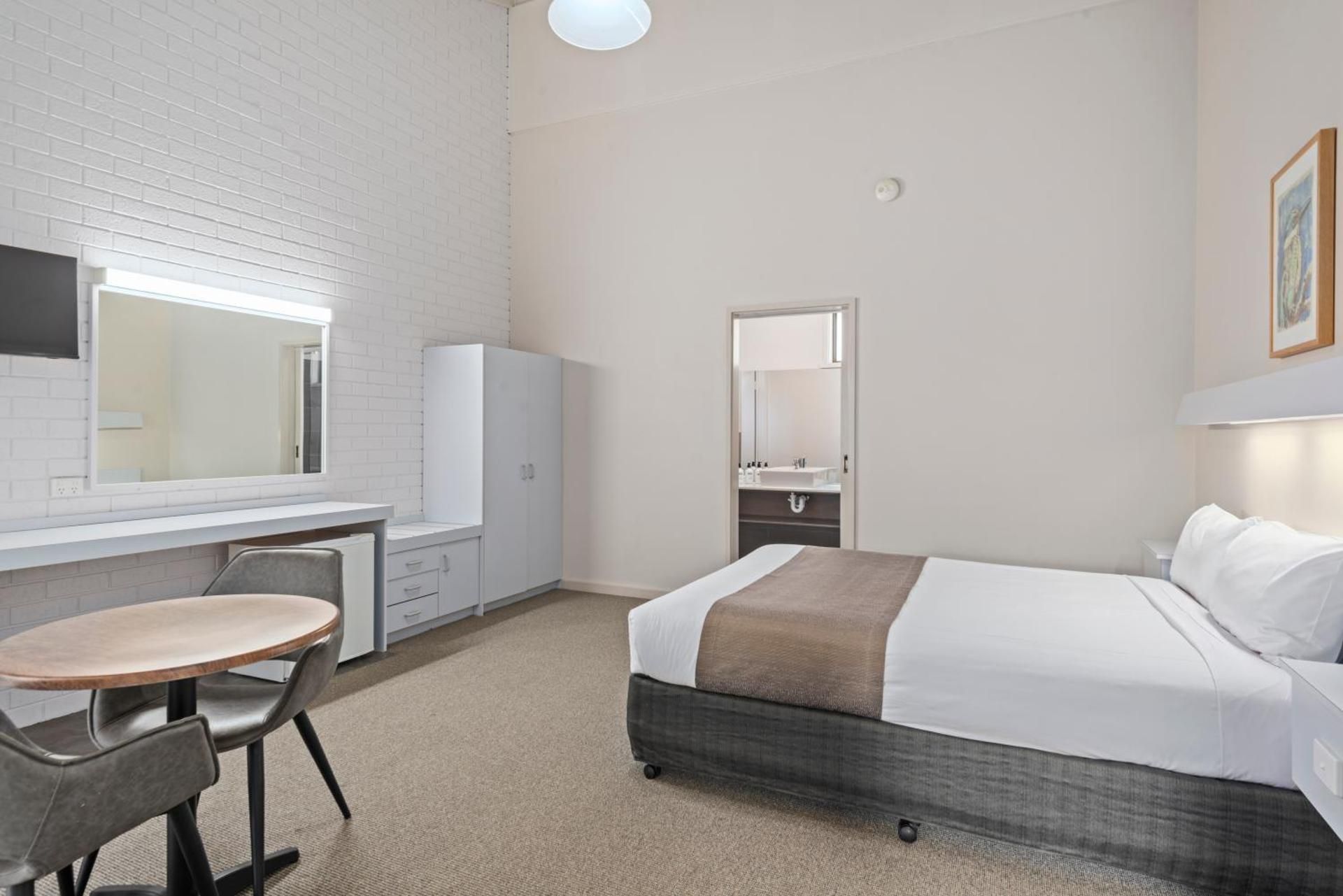 Deluxe Queen - Non Smoking