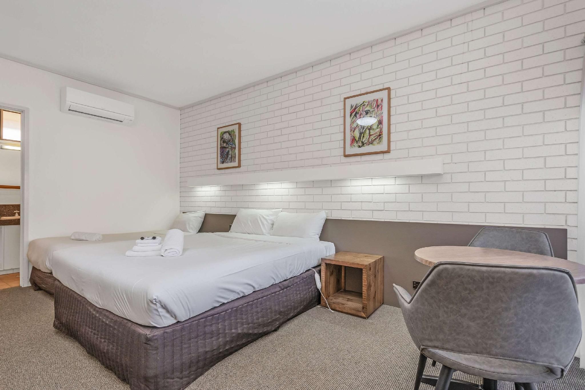 1 Queen Bed, 1 Single Bed, Nonsmoking