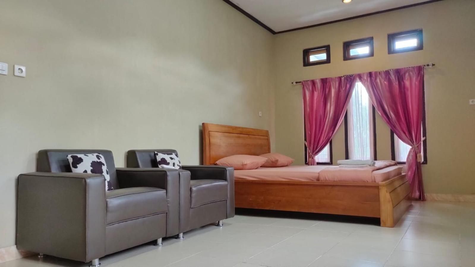 Double or Twin Room with Mountain View