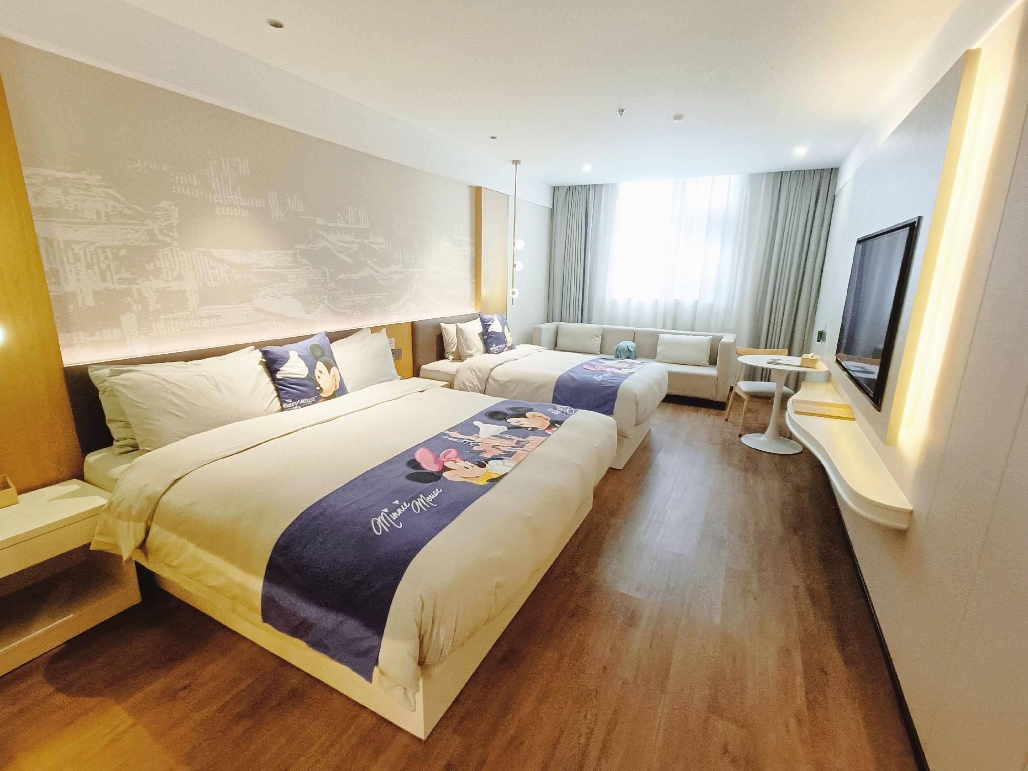 WH - Renjoy Huaqi Family Room
