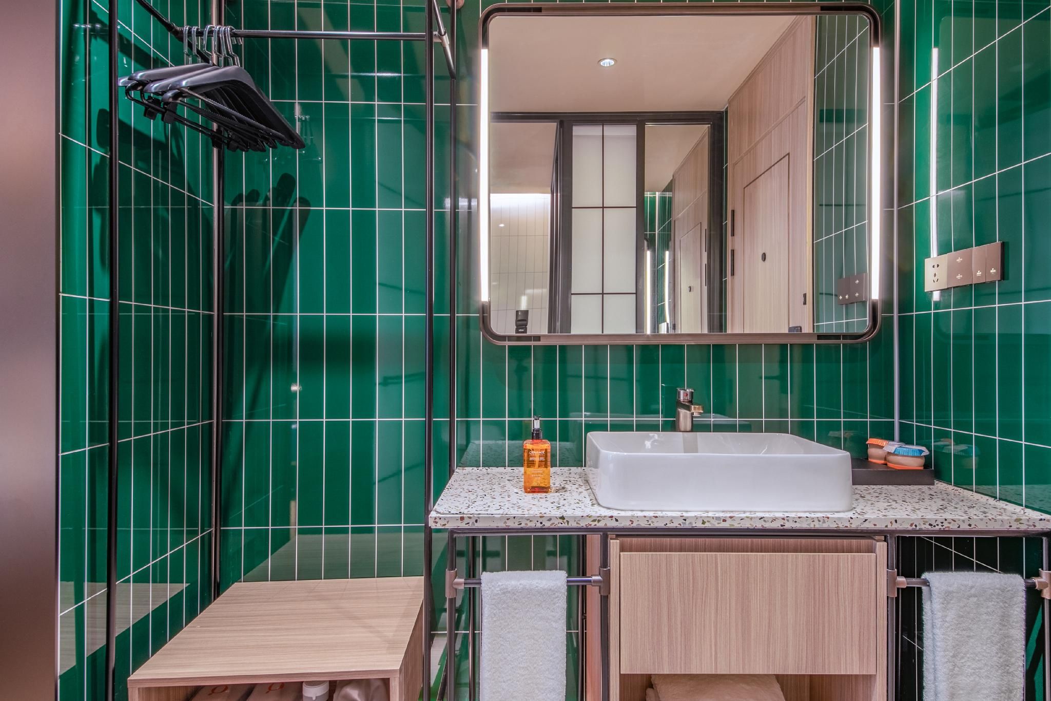 Orange Hotel Jingzhou Xintiandi Huazhu - California Sunshine Deluxe 1 Bed Room 3