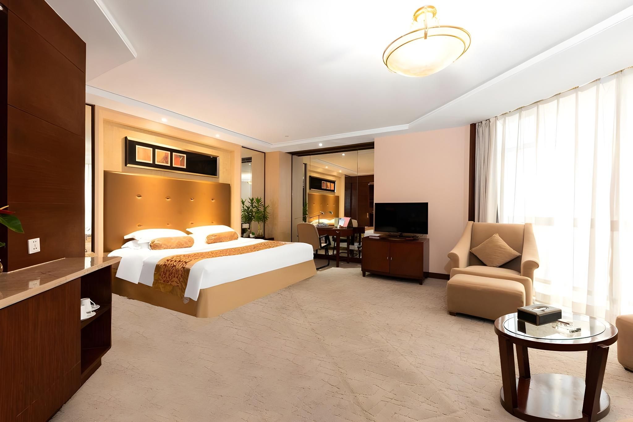 Superior Business Queen Room