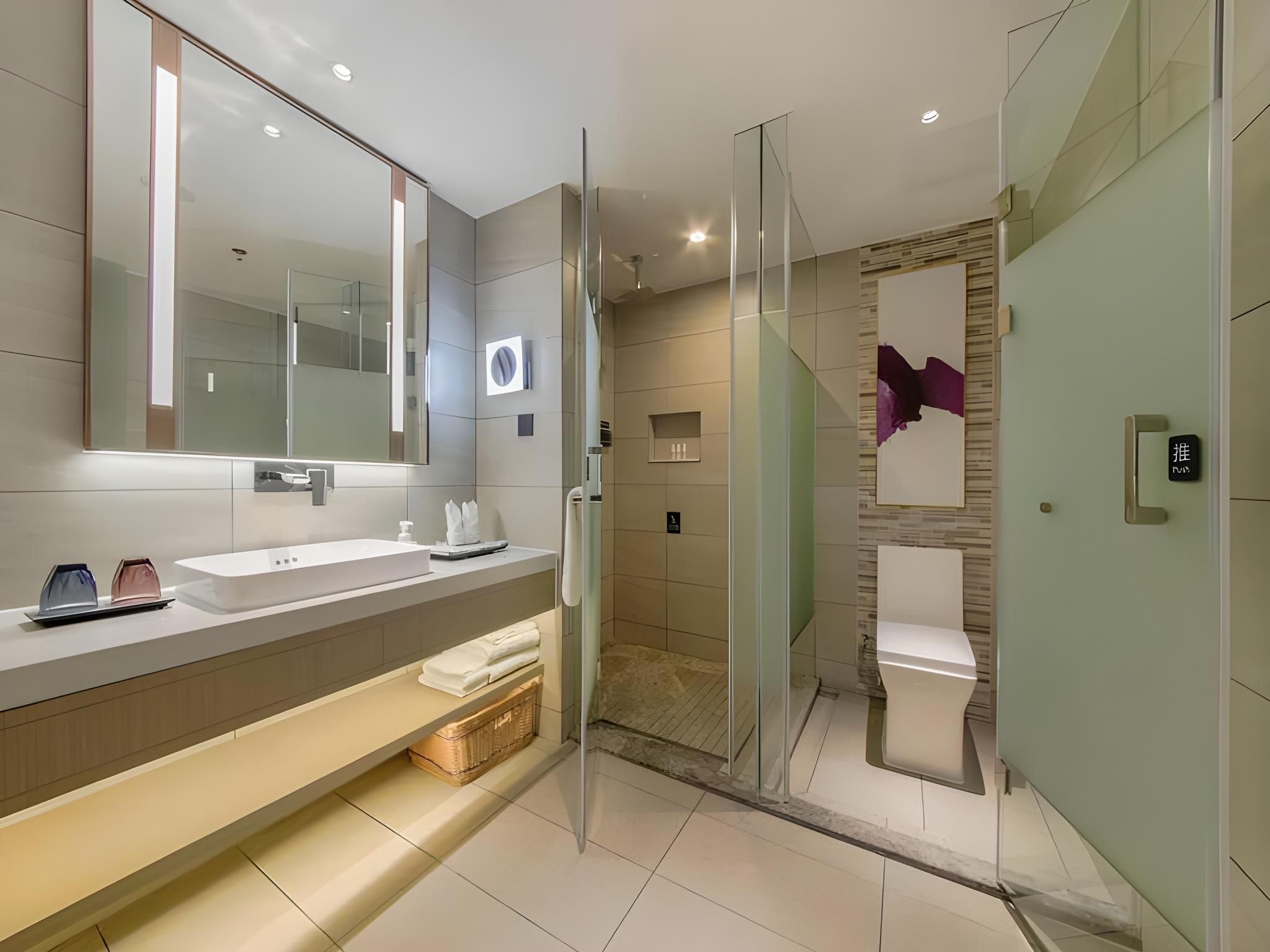 WH - Deluxe Room Twin