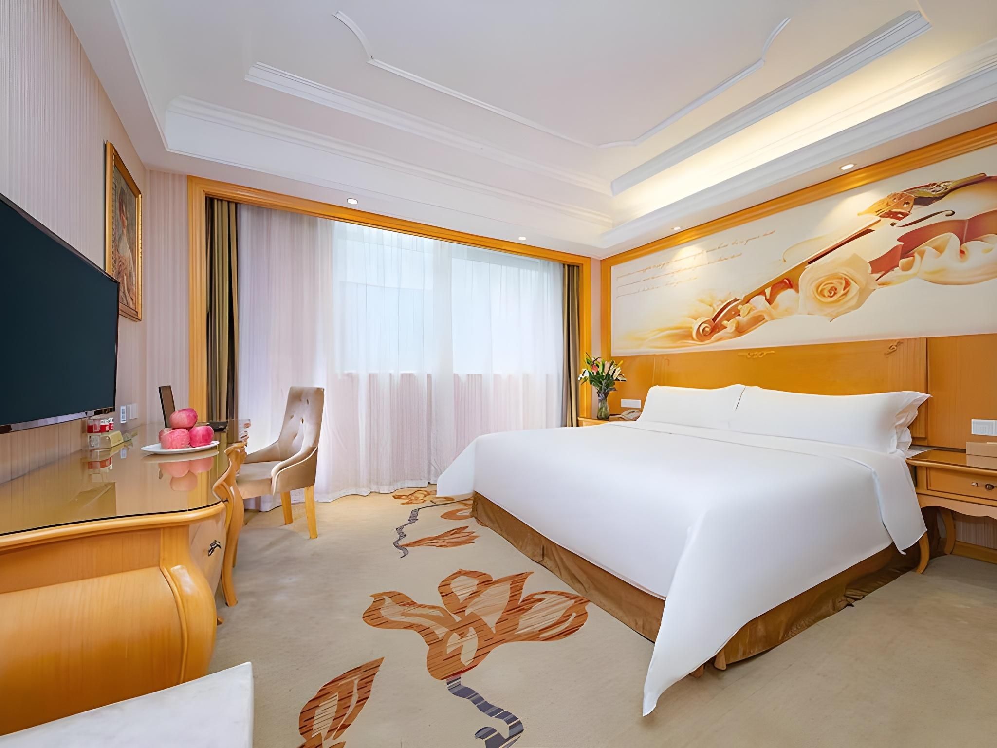 Deluxe Queen Room