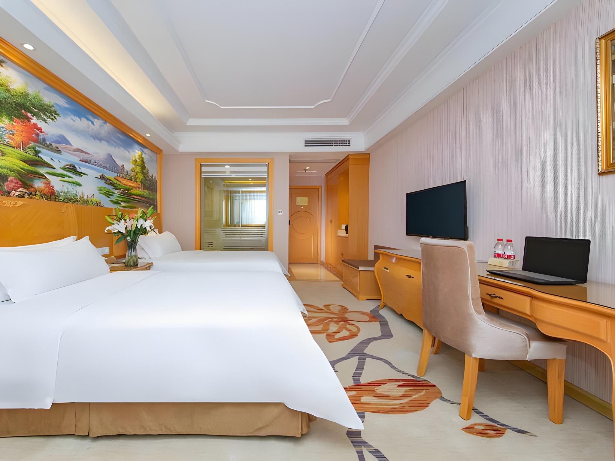 WH - Deluxe Room Twin