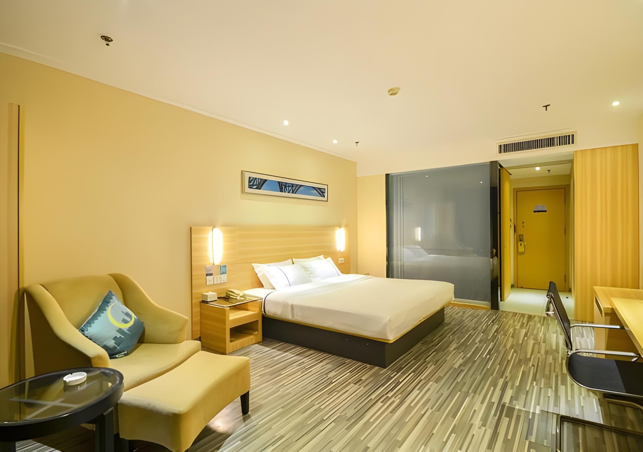 Business Queen Room