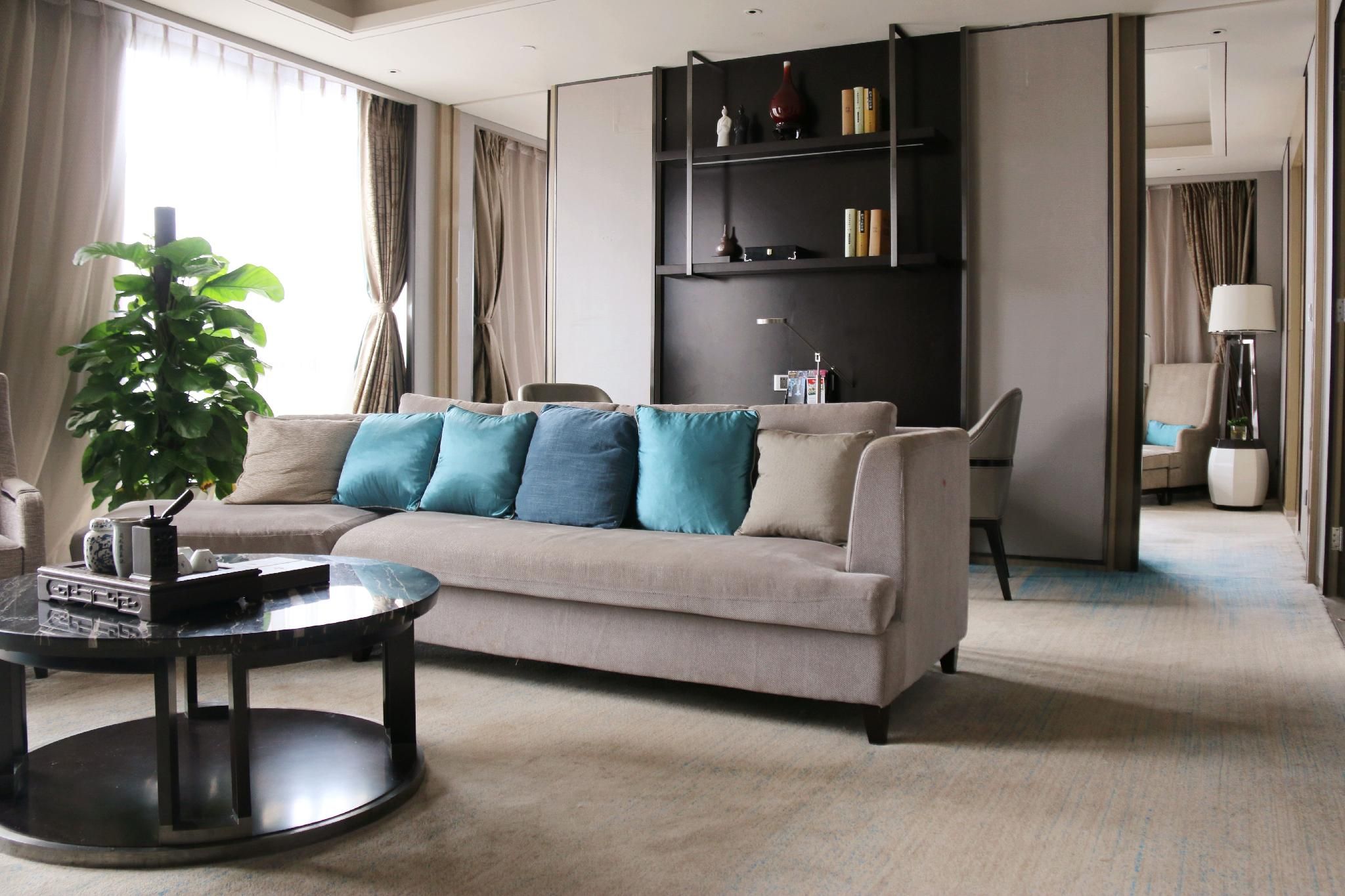 Executive Deluxe Suite