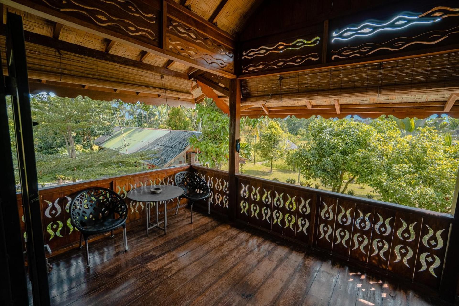 Family Room with Mountain View