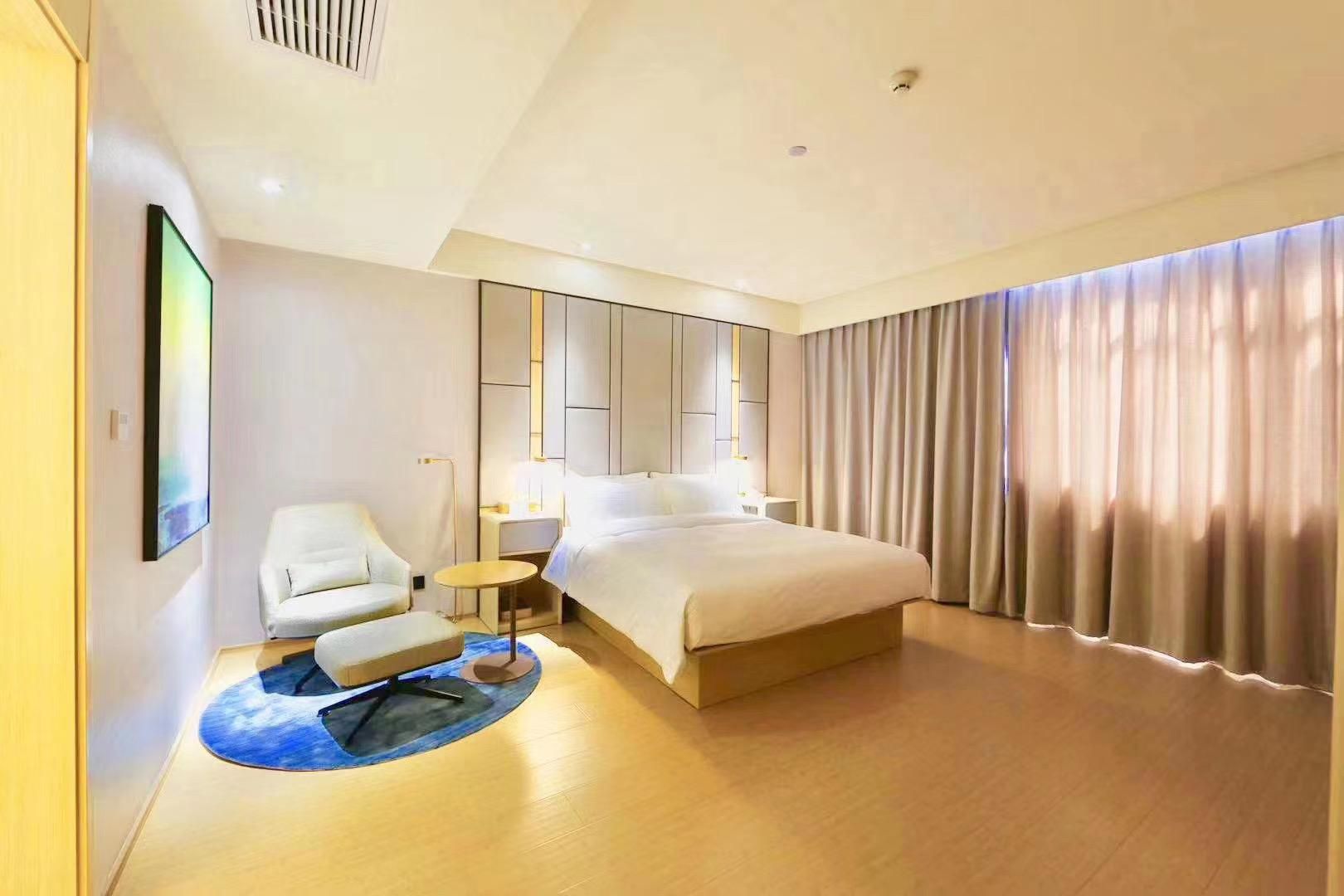 Huazhu - Room With Bed