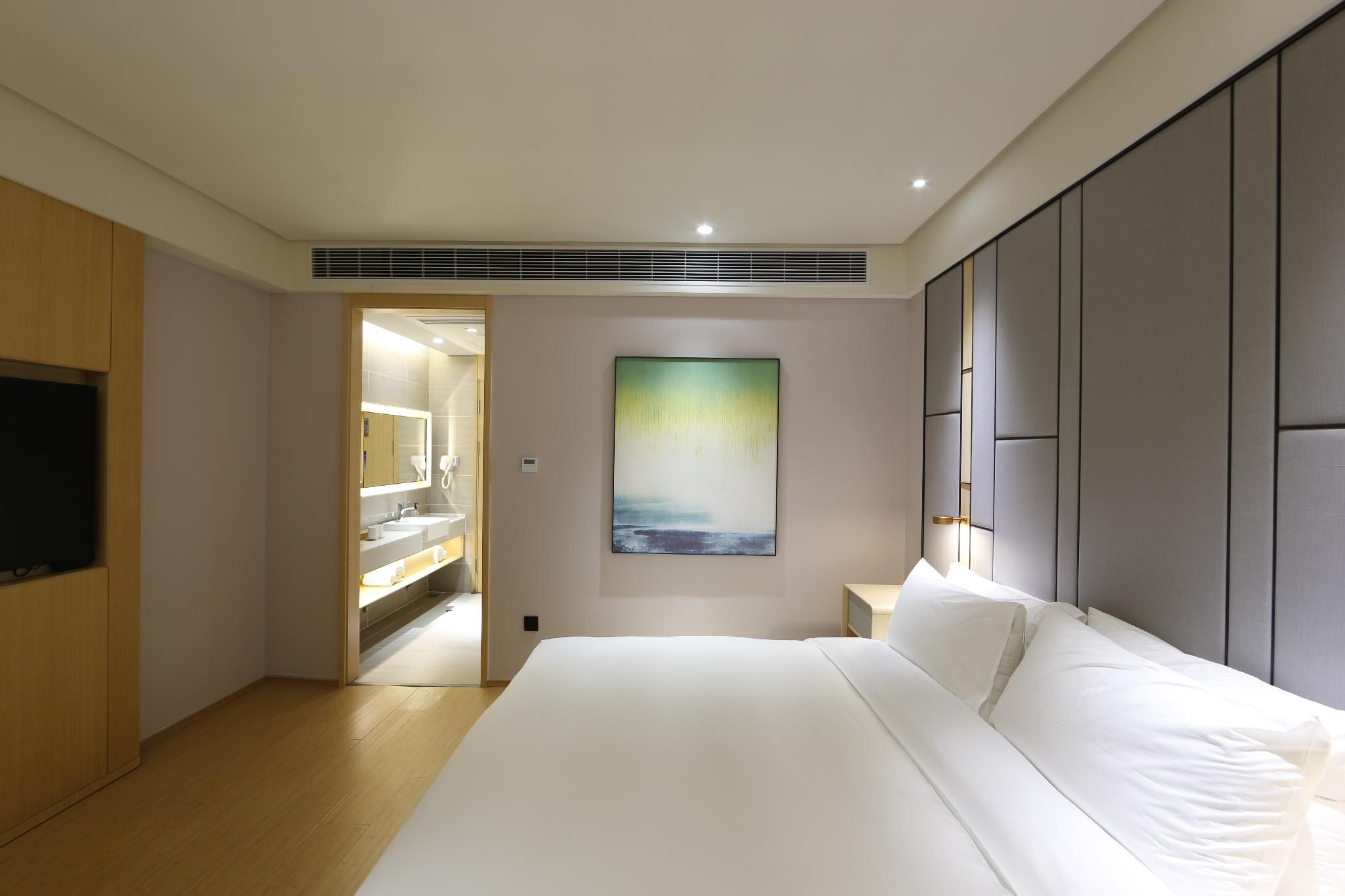 Huazhu - Room With Bed