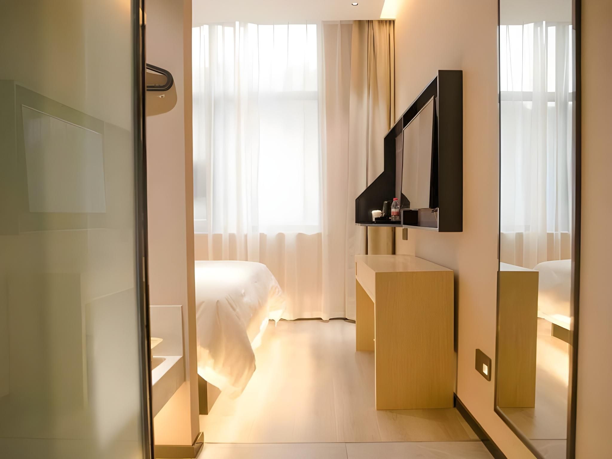 IU Compact U - Exquisite Bed Room