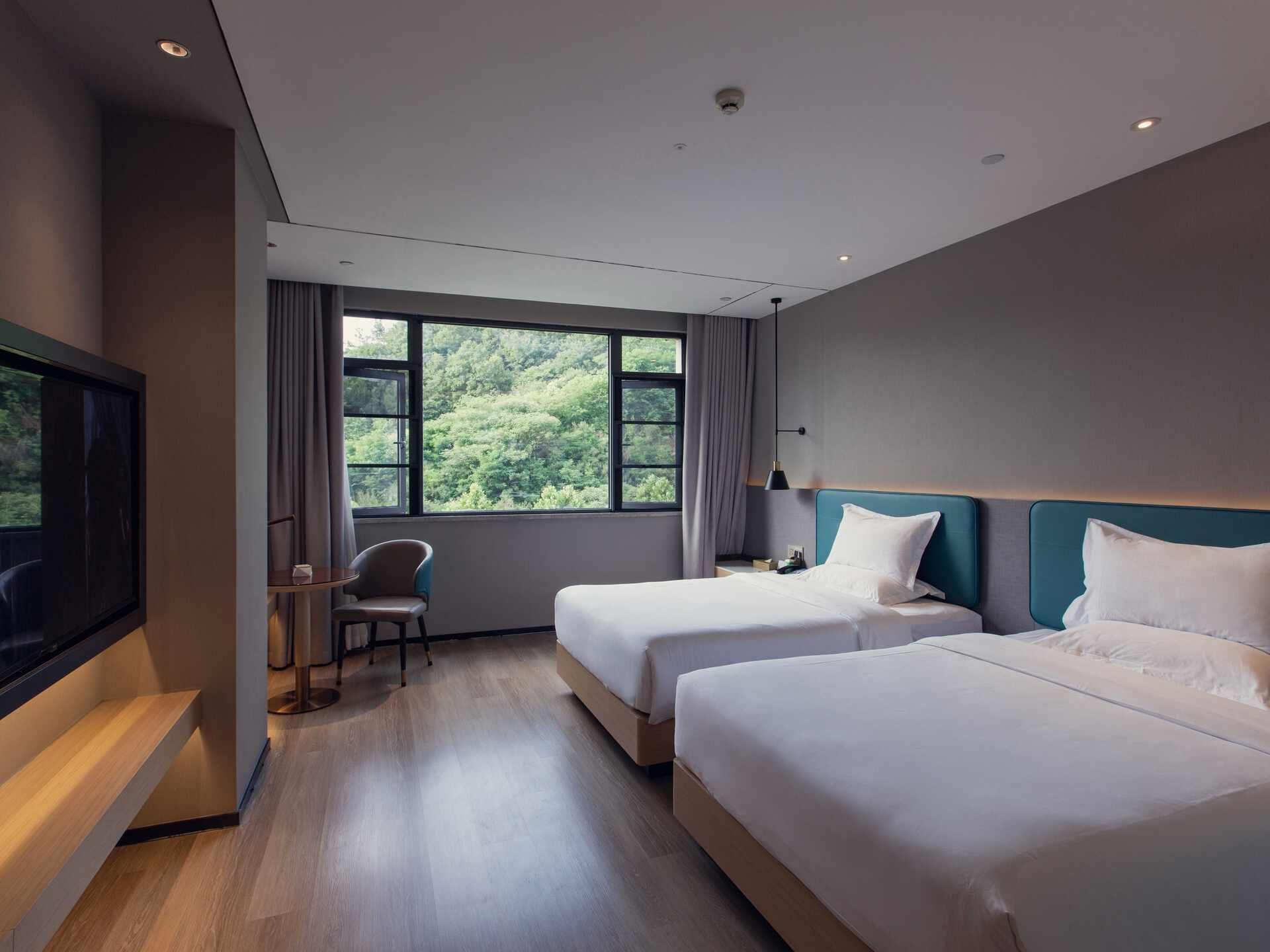 WH - Deluxe Room Twin