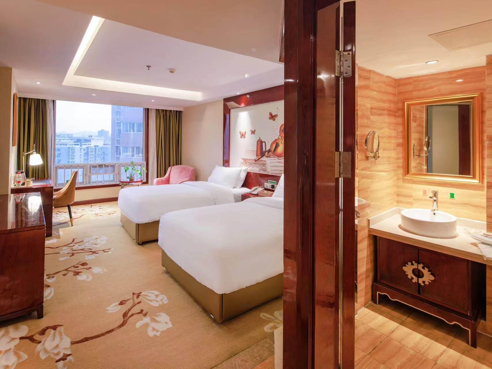 Vienna International Hotel Shiyan Wuyan Pedestrian Street WH - Deluxe Room Twin 3