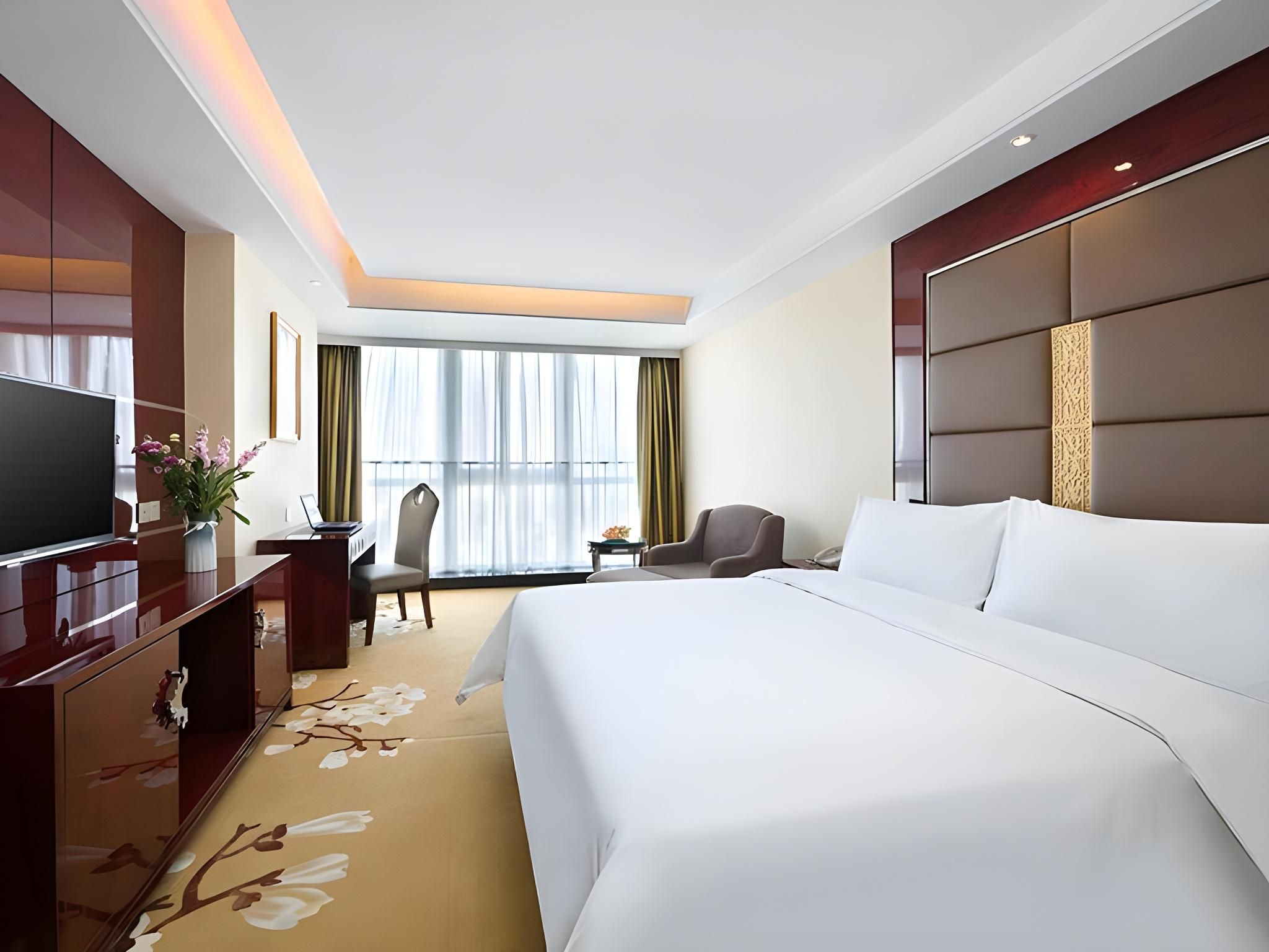 Business King Room