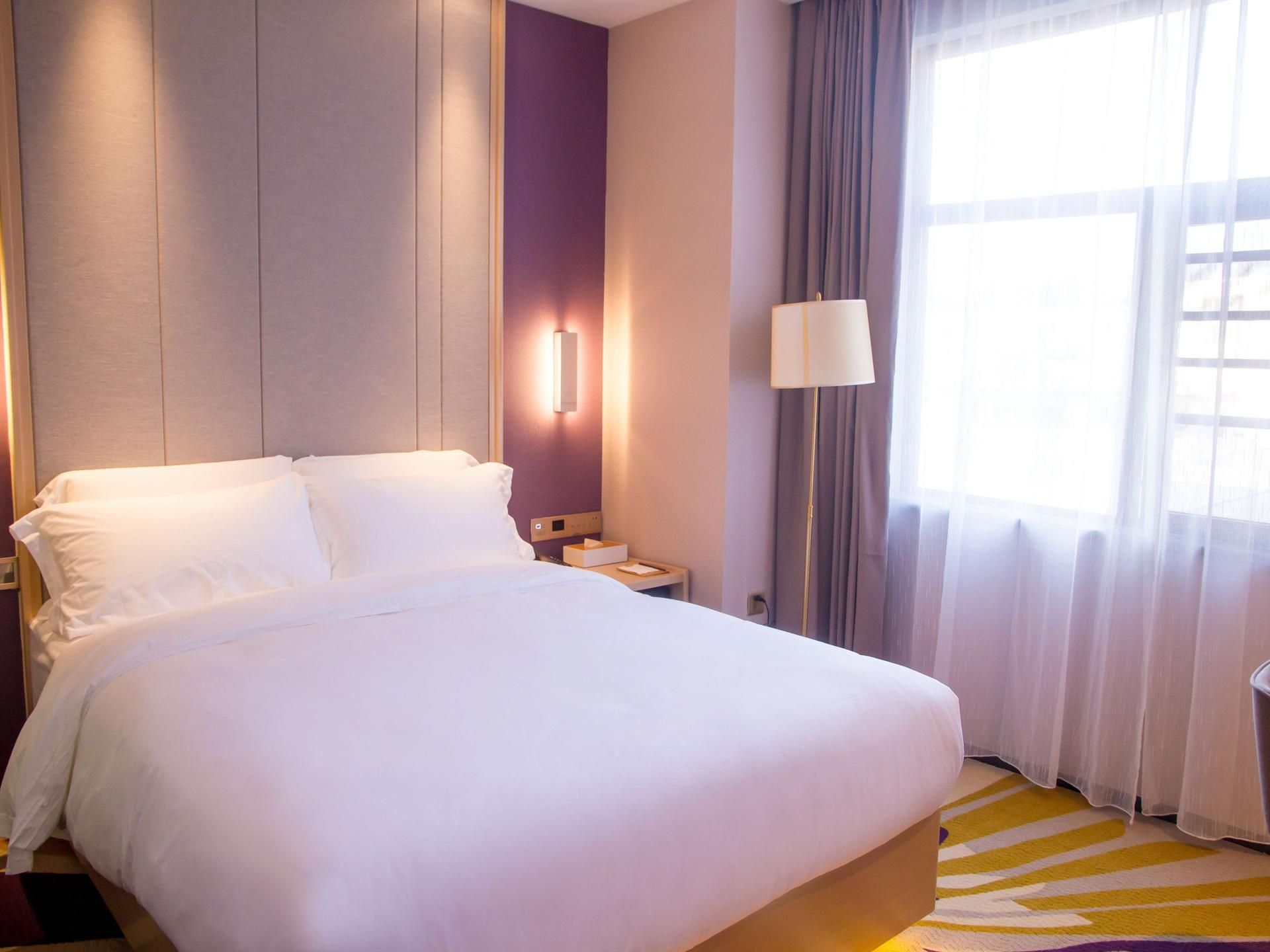 Lavande Hotels Shiyan Sanyan Lavende - Ya Zhi Bed Room