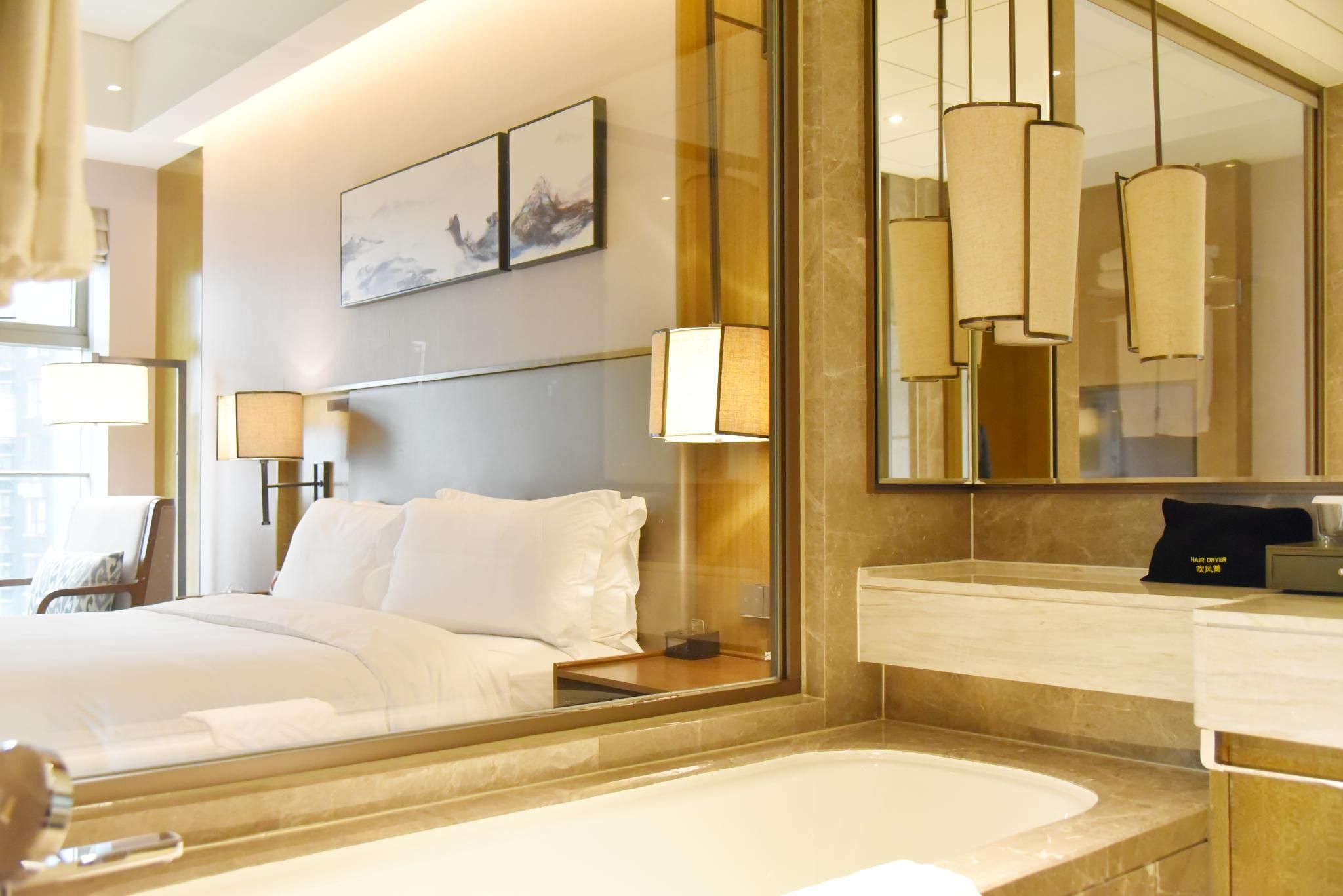 KING SUPERIOR ROOM-HIGH FLOOR