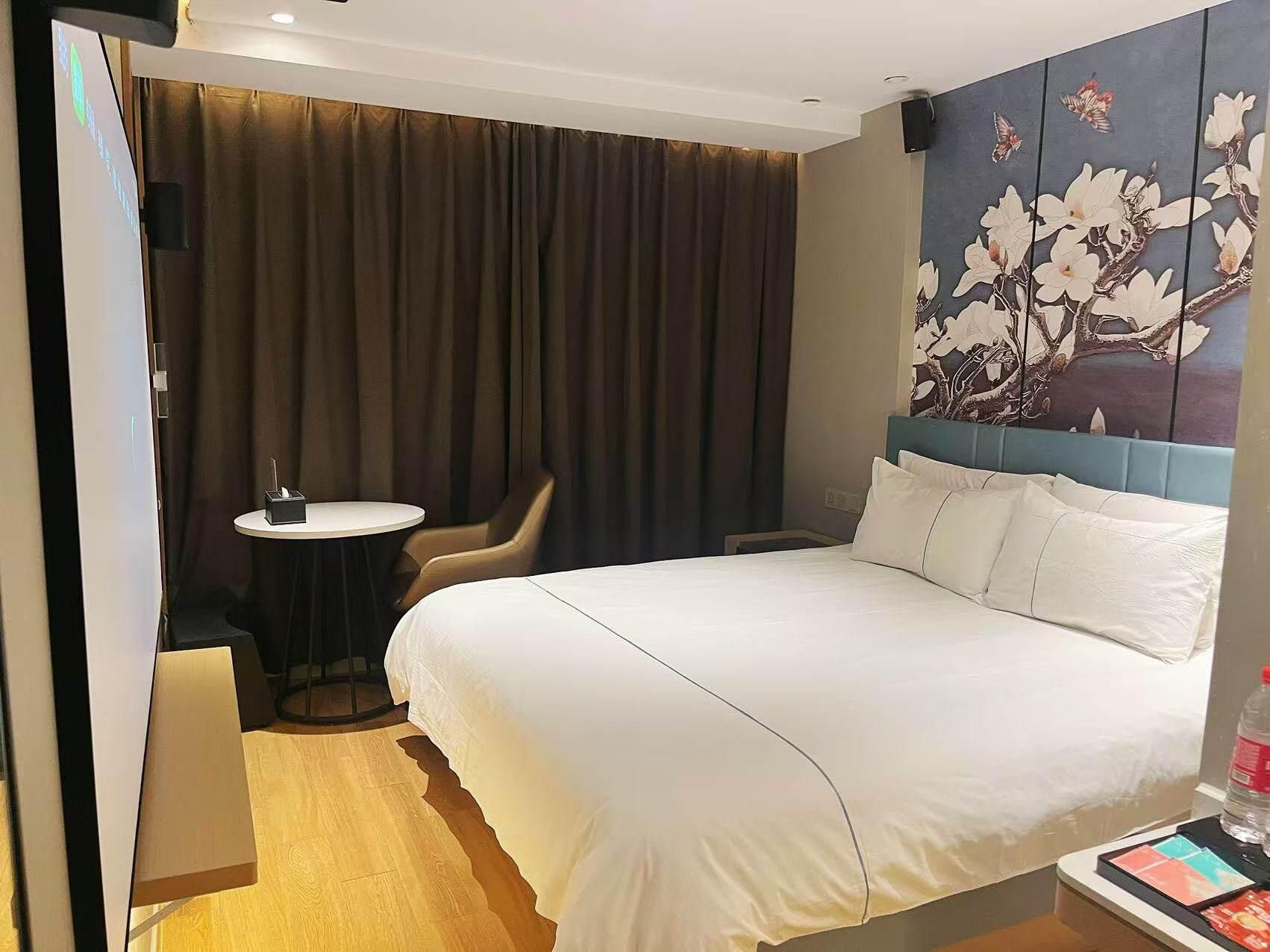 WH - Cinema Yuexiang Qingya 1 Bed Room
