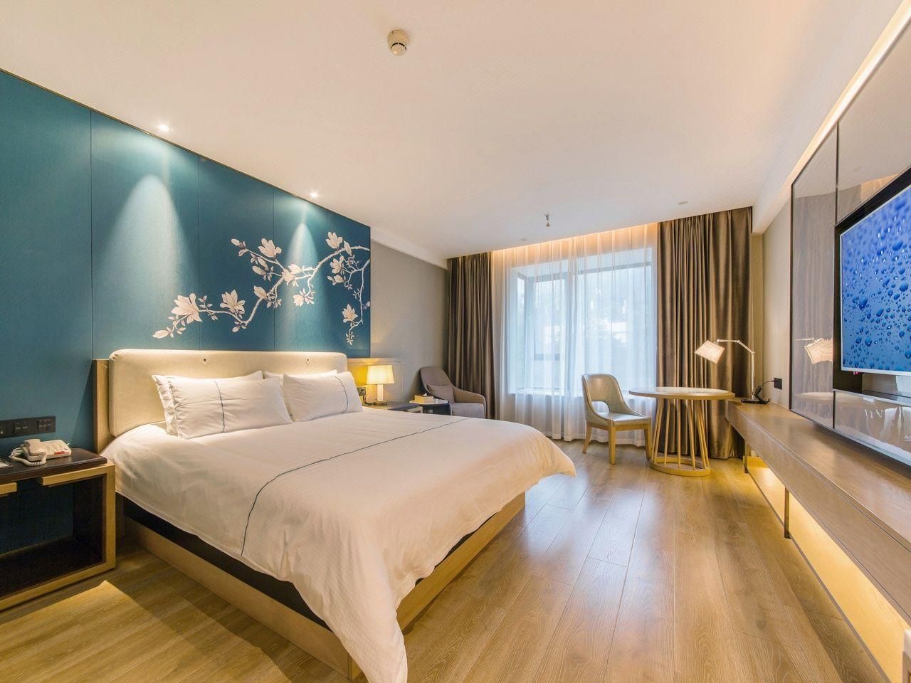 WH - Deluxe Business Room