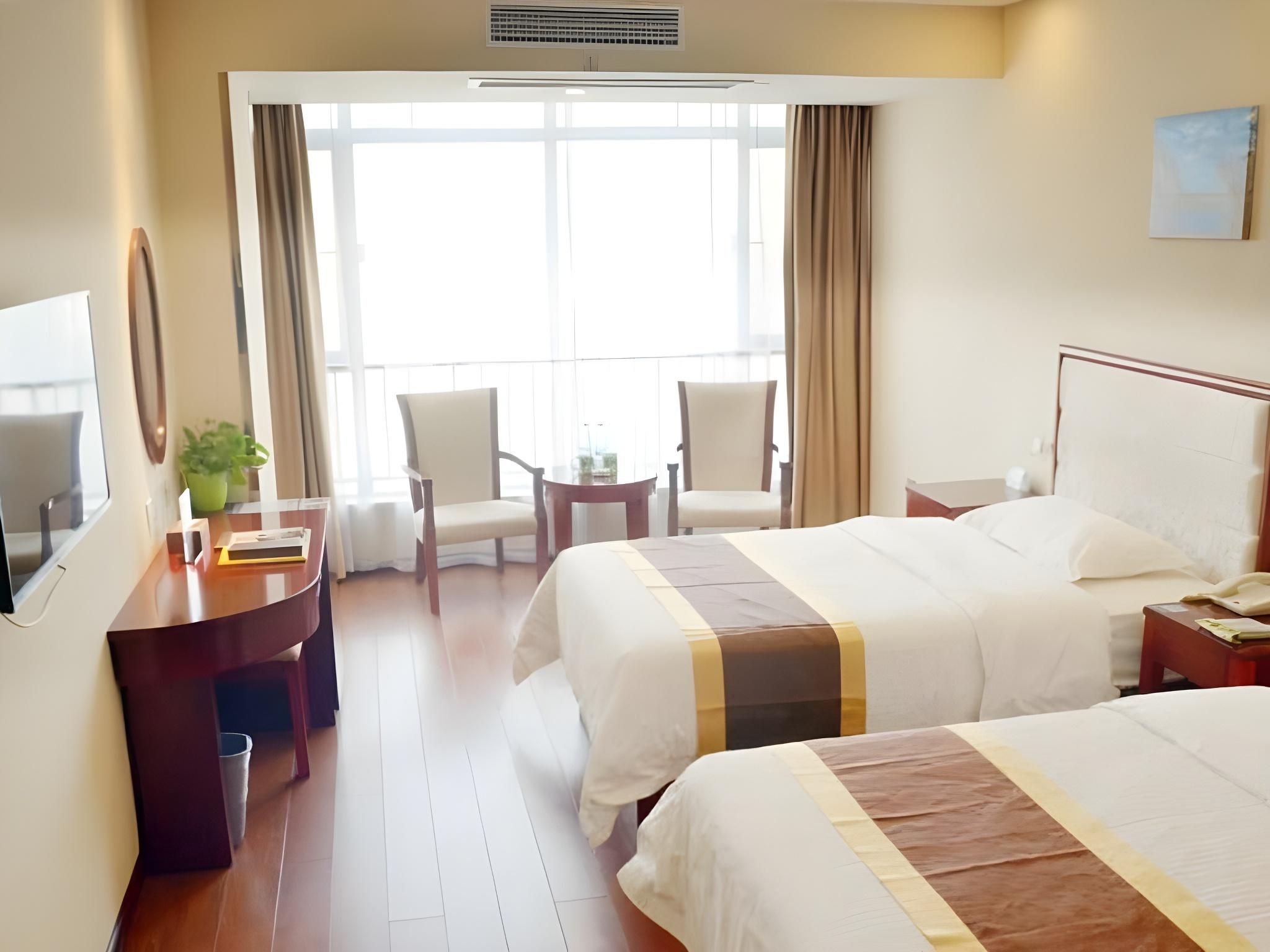 Twin Room with View