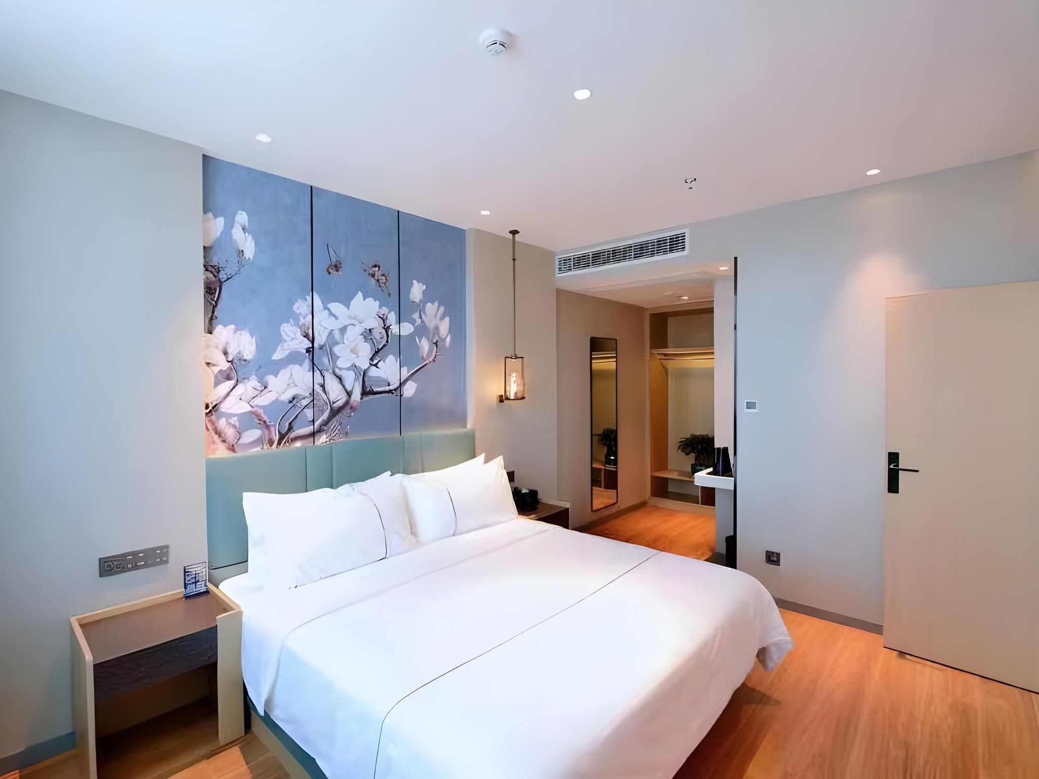 Smart Quiet Queen Suite