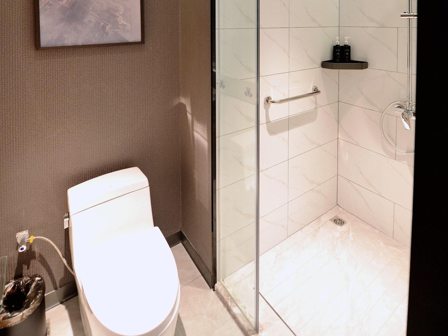 WH - Destress Shuya Bed Room