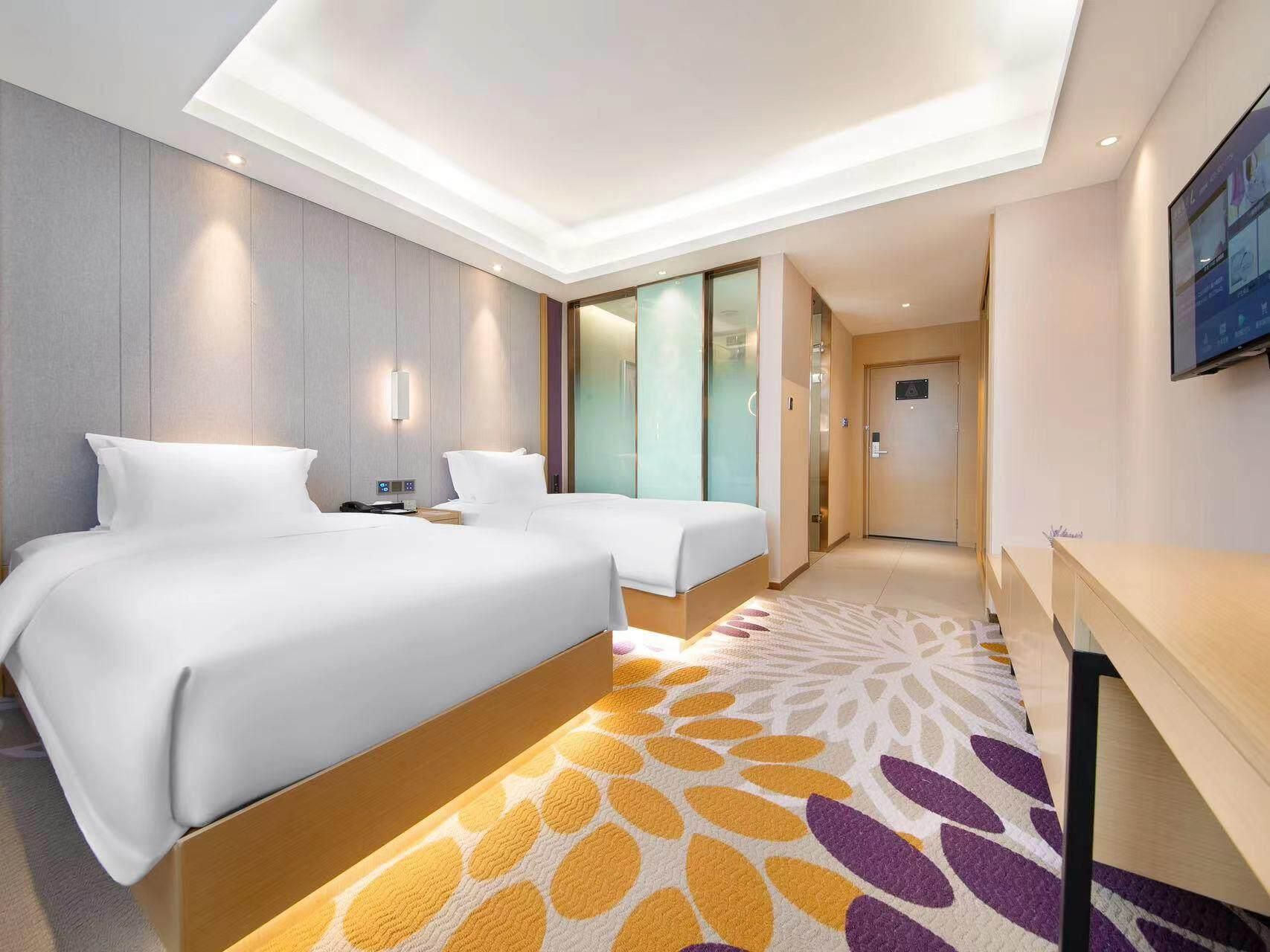 Lavande Hotel Shiyan Dongfeng Avenue Airport WH - Family Guestroom