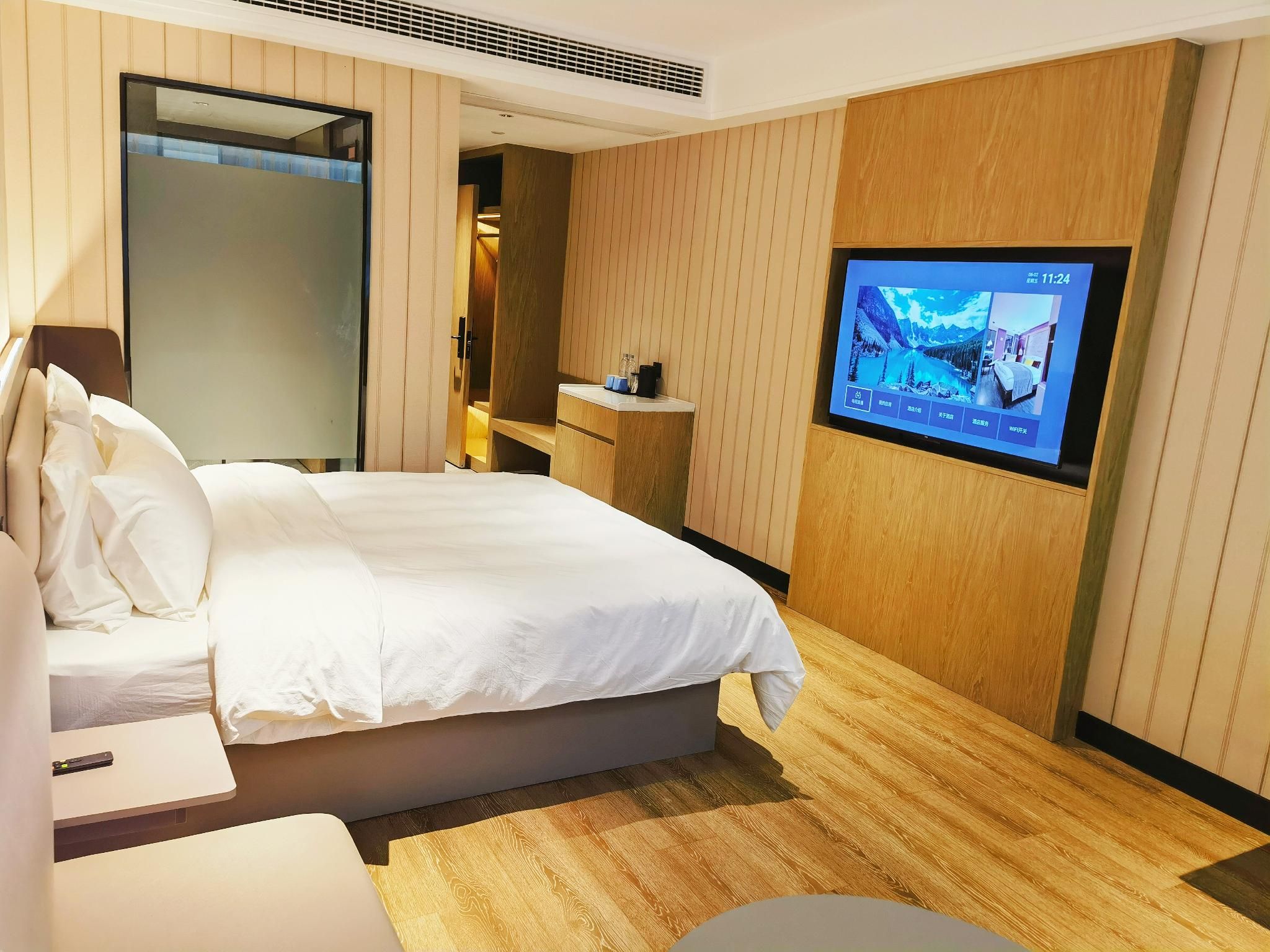 Huazhu - Deluxe Bed Room