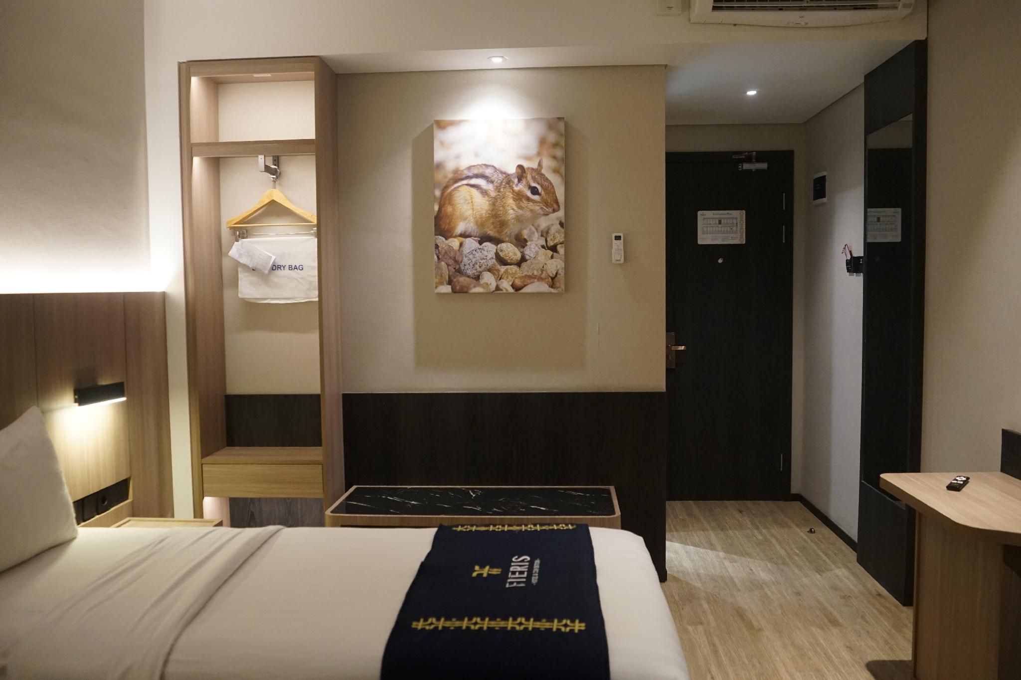 Fieris Hotel & Convention Kertajati Deluxe Twin Room 2