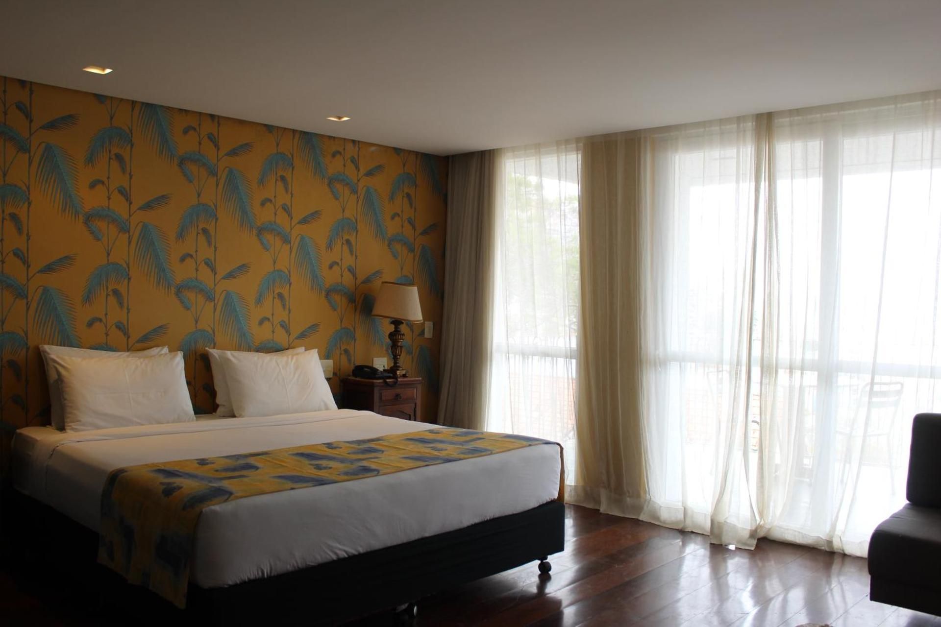 Deluxe Suite with Sea View