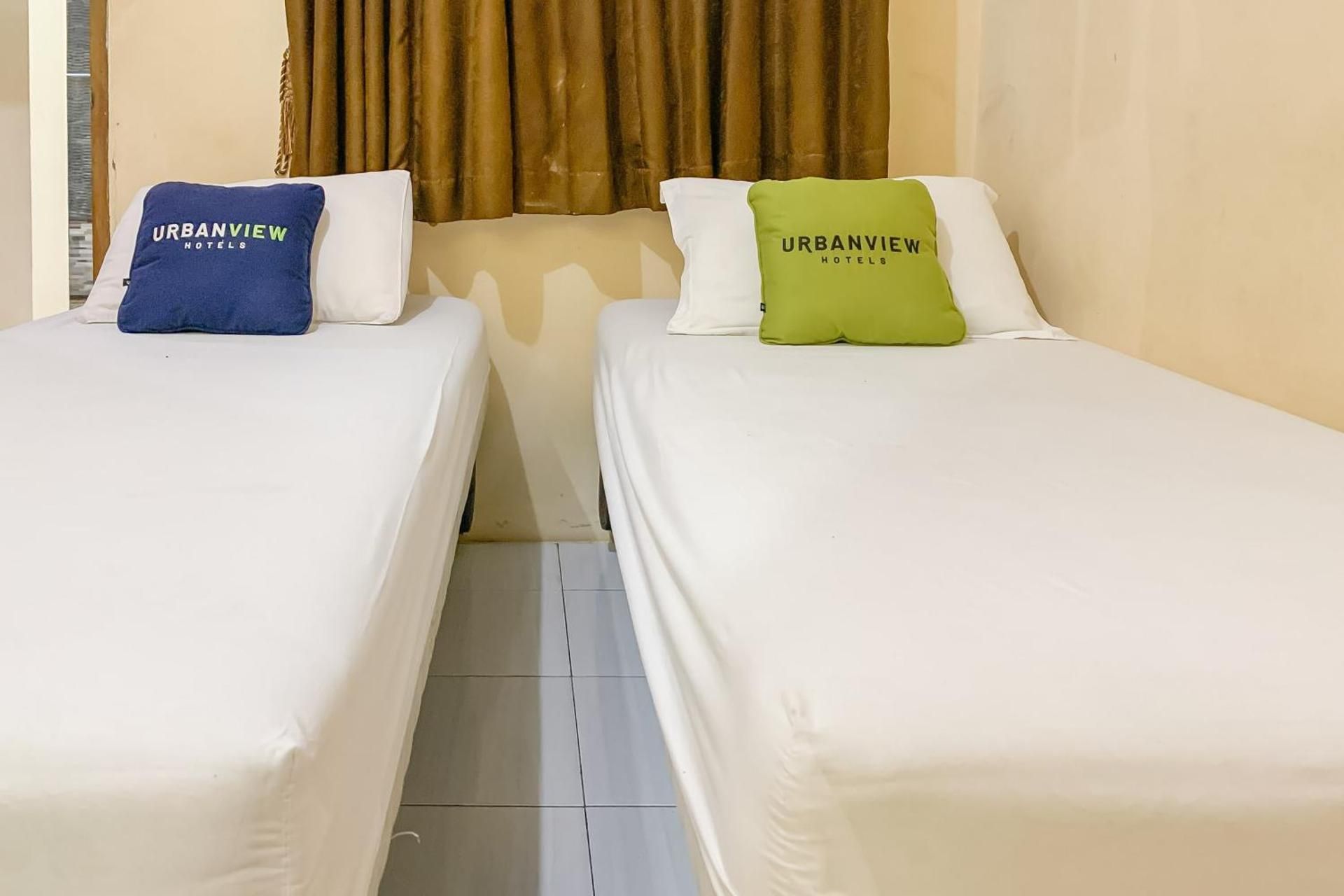 Urbanview Hotel Hikmah Syariah Majalengka Twin Room