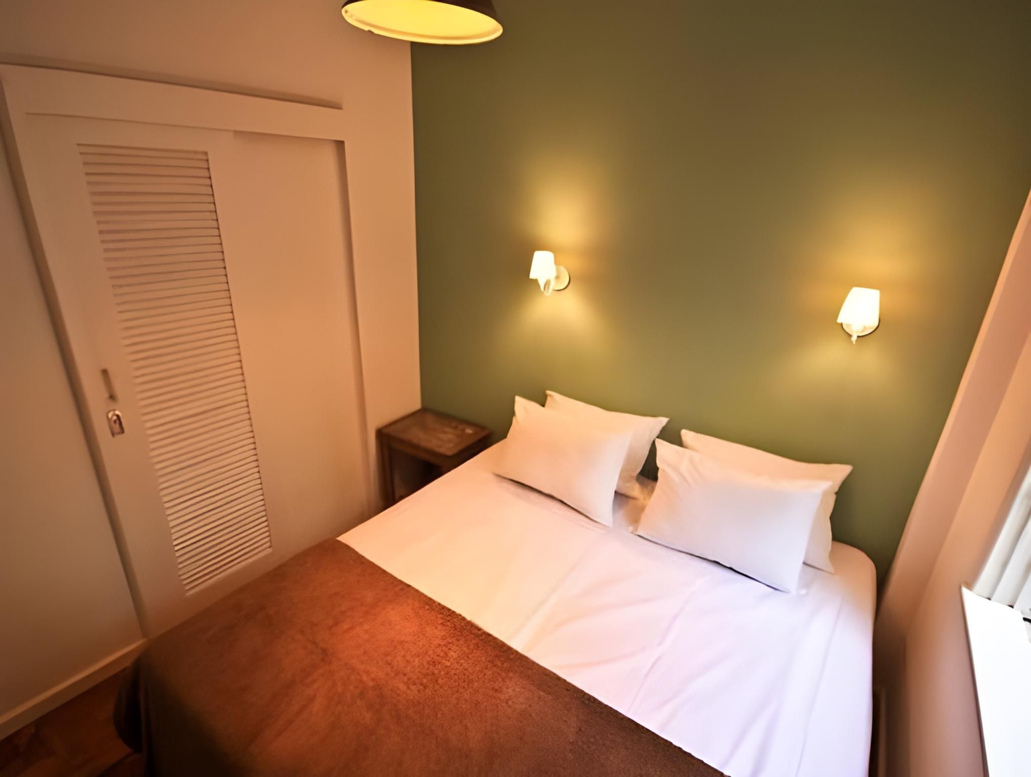 Deluxe Double or Twin Room with Private Bathroom