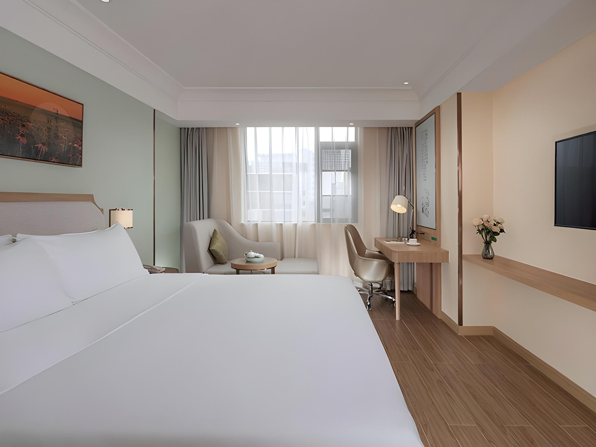 Deluxe Queen Room