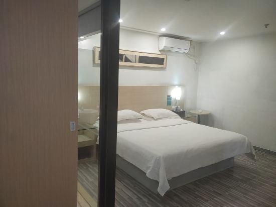 City Comfort Inn Xianning Wenquan Road Walmart Plaza Stand Queen Room 2