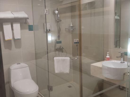 City Comfort Inn Xianning Wenquan Road Walmart Plaza Stand Queen Room 3