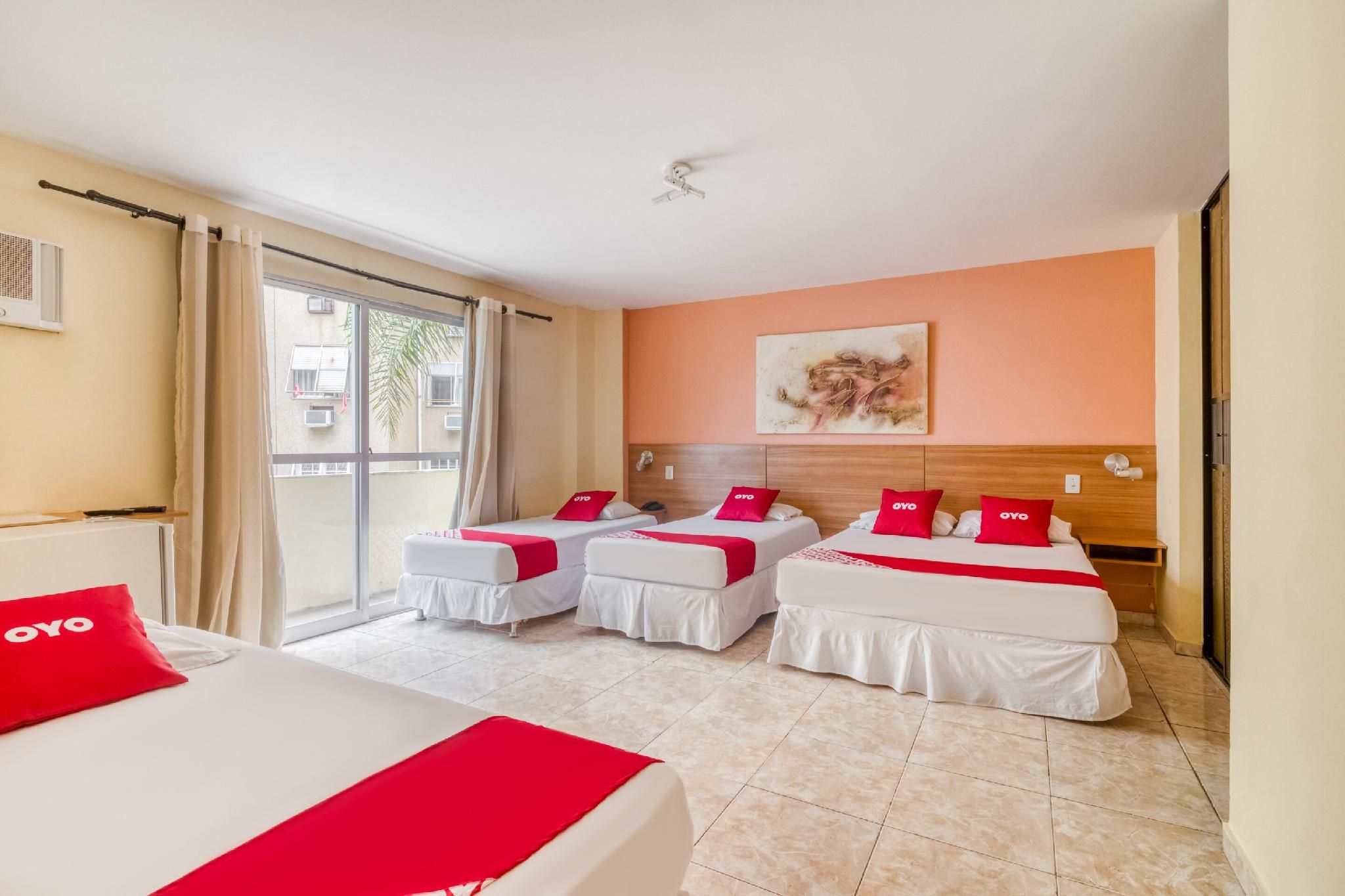 Quintuple Room (1 Double bed + 3 Single bed)