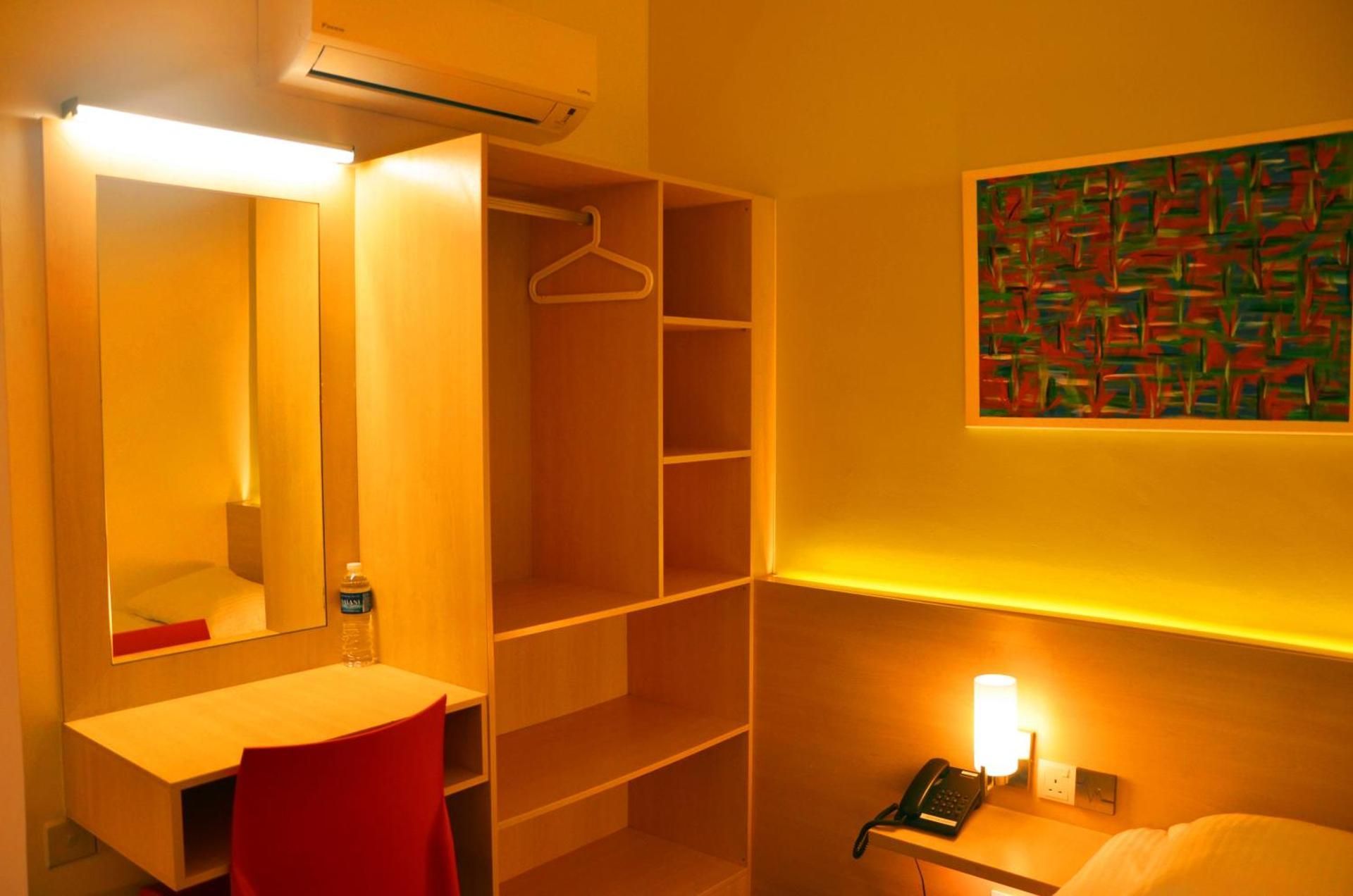 Hotel Jeti Tg Gemok Single Bed 3