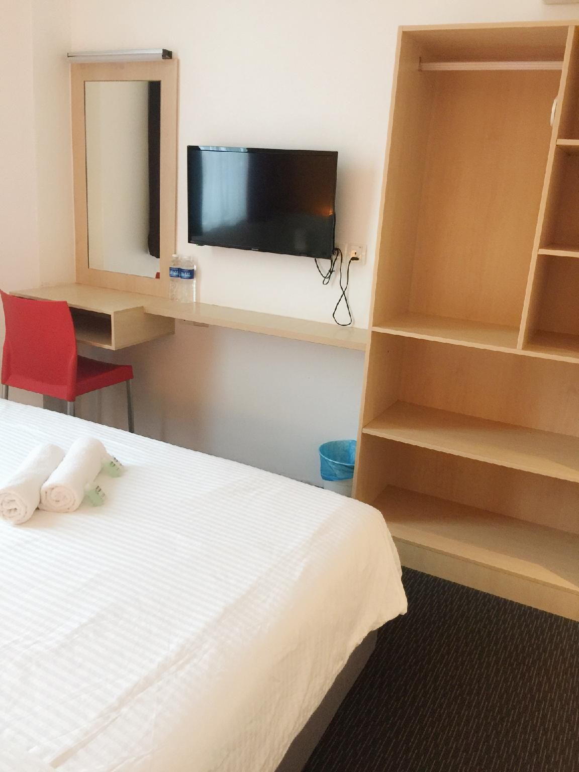 Hotel Jeti Tg Gemok Queen Bed 2