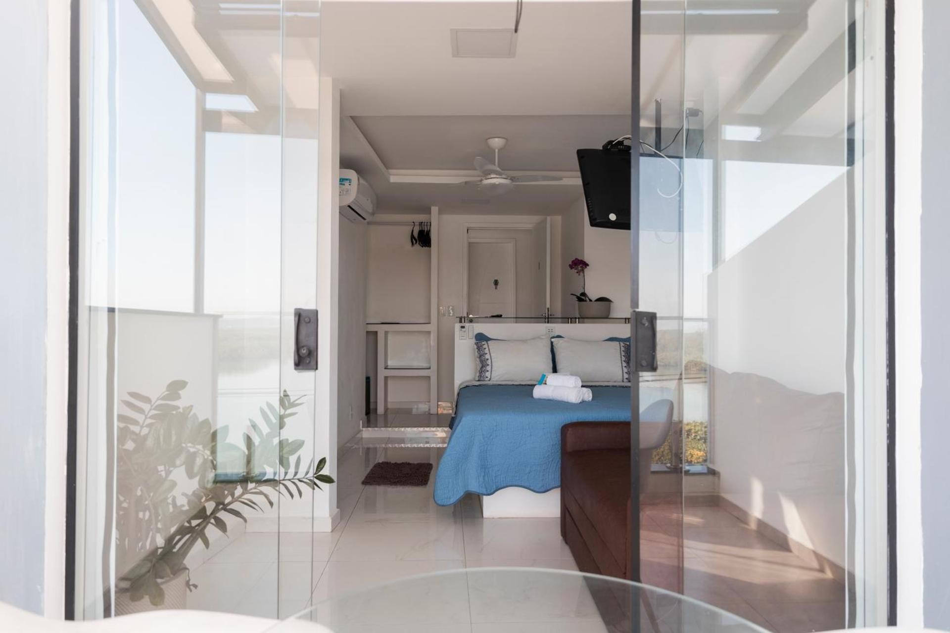 Deluxe Suite with Sea View