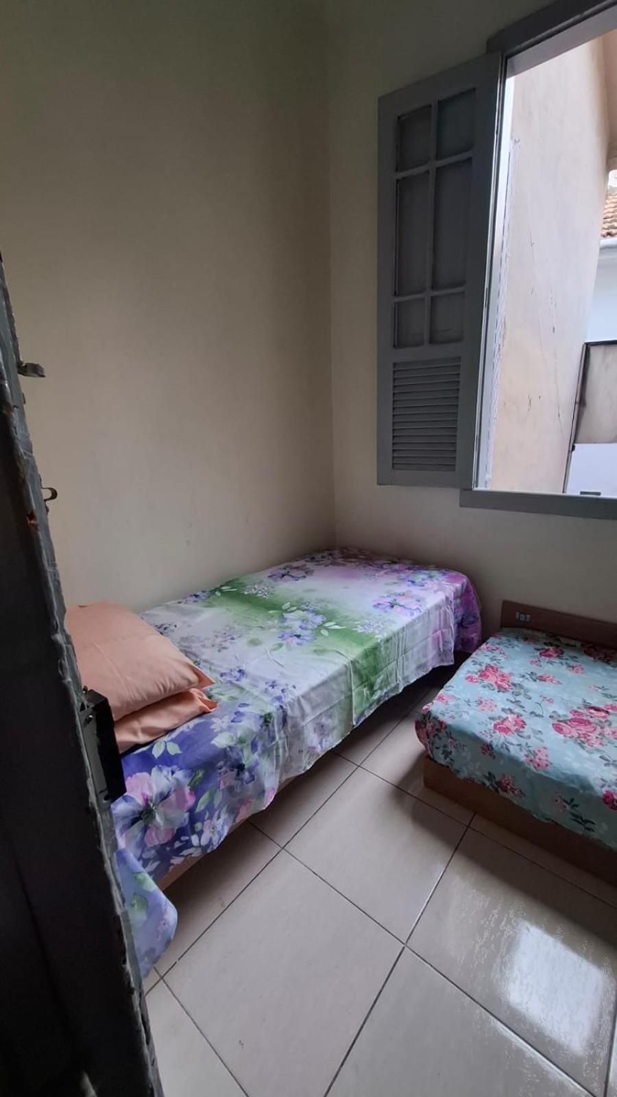 Twin Room with Shared Bathroom