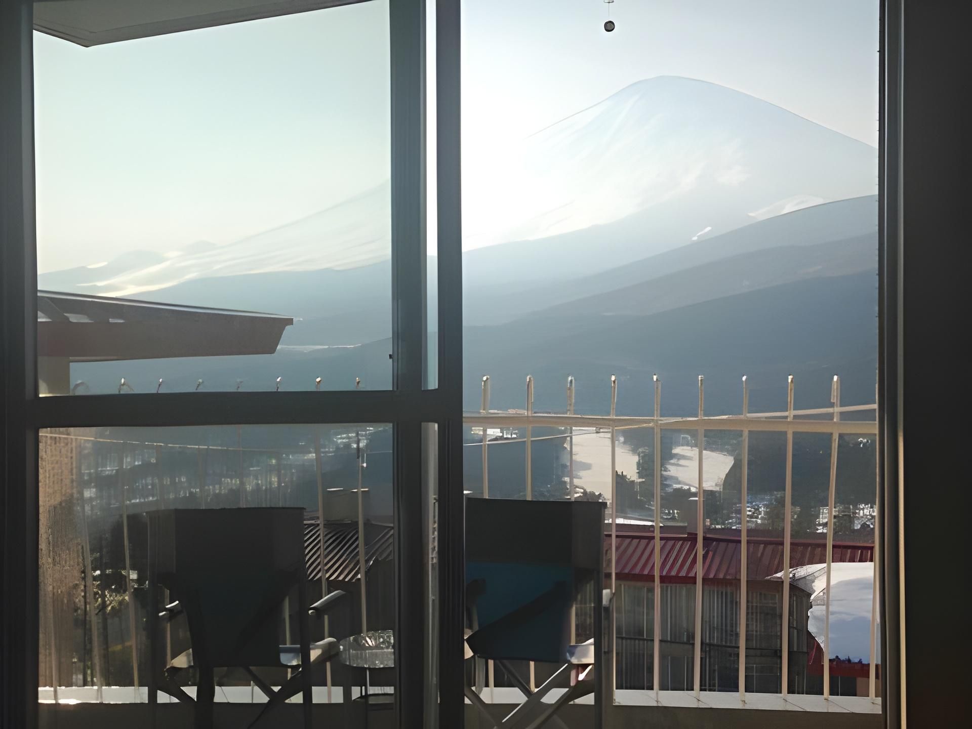 Family Room with Tatami Area